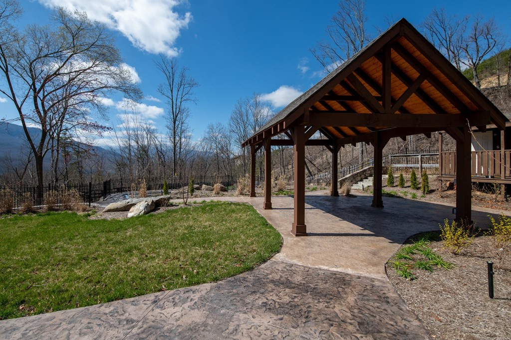 815 Red Fox Trail Gatlinburg TN 37738