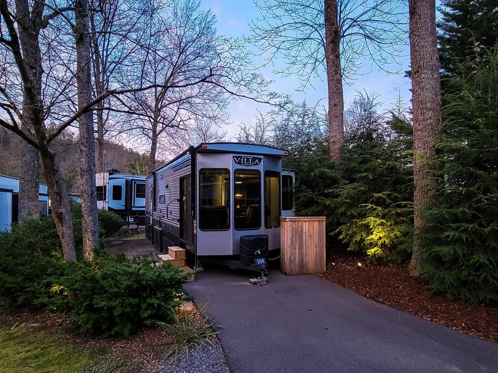 4229 E Parkway # 104 Gatlinburg TN 37738