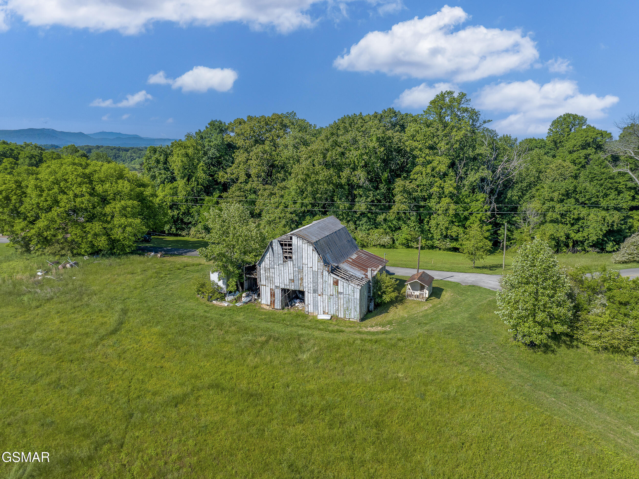 6865 Leadvale Road White Pine TN 37890