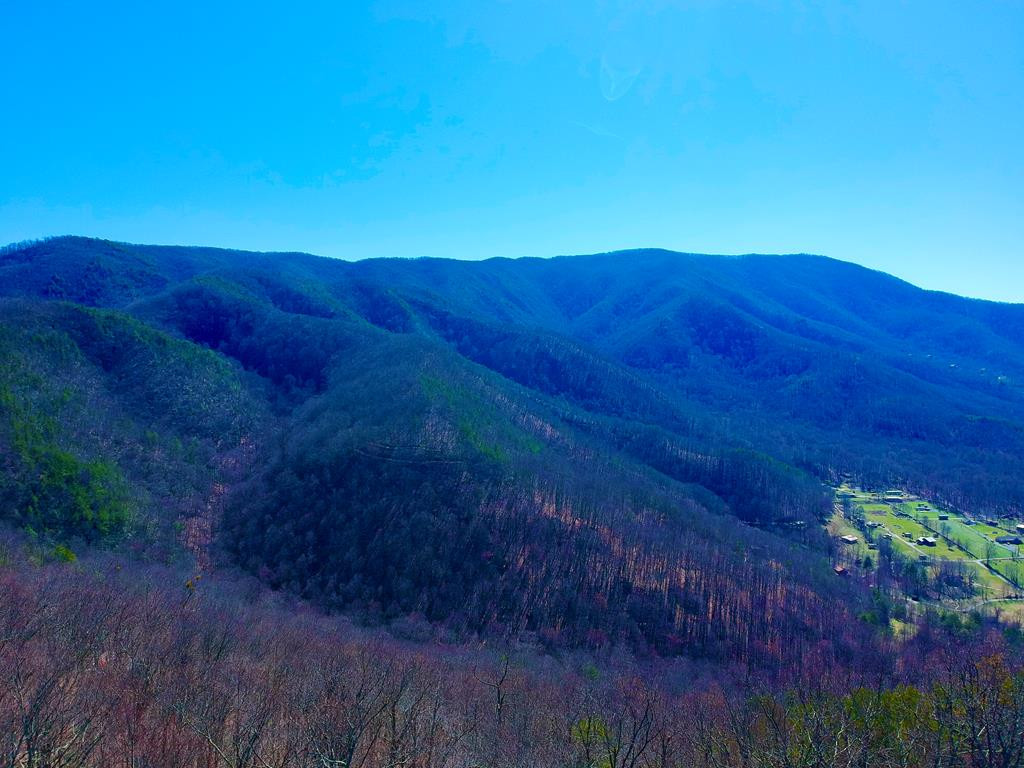 2-A Ravens Den Way Sevierville TN 37862