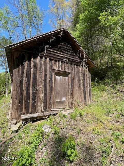 - Jason Pl / Jones Cove Road -off Sevierville TN 37876
