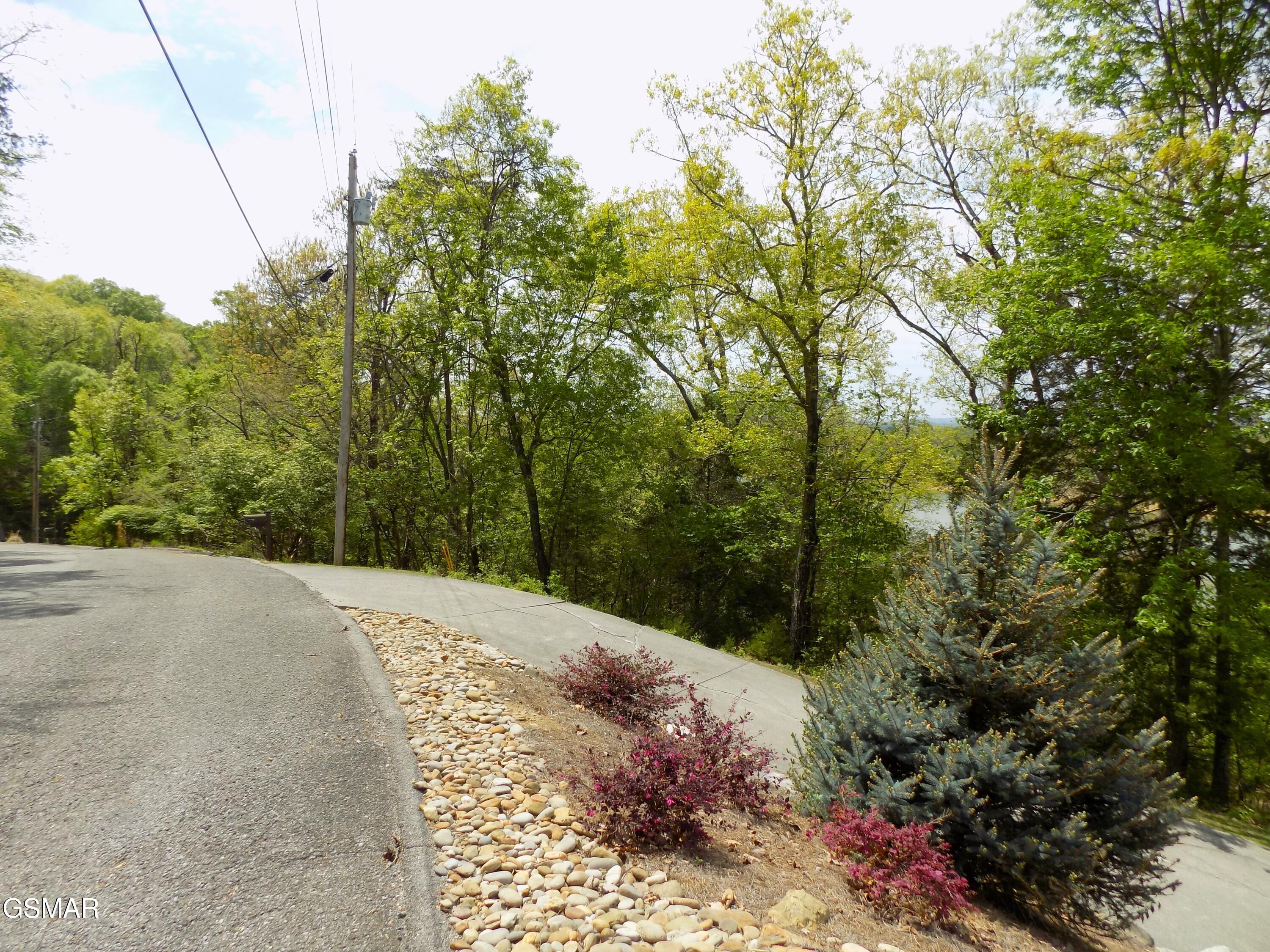 3753 Lake Point Drive Morristown TN 37814