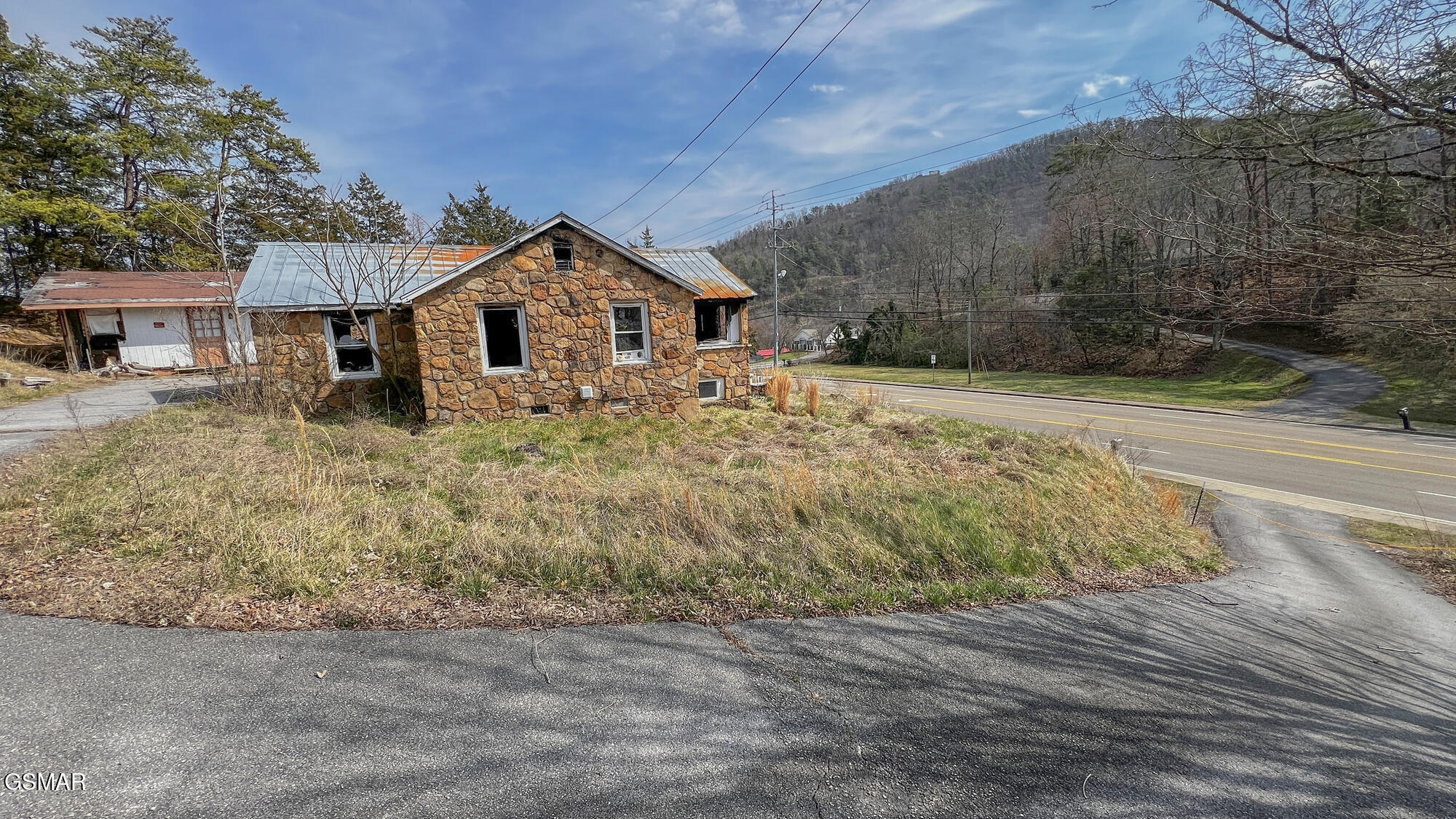 1170 Wears Valley Road Pigeon Forge TN 37863