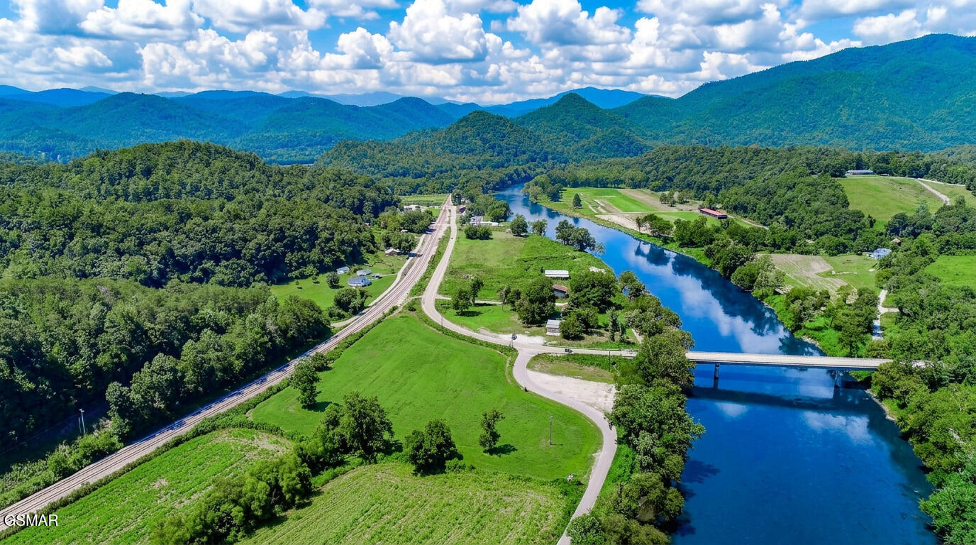 151 S Highway 107 Del Rio TN 37727