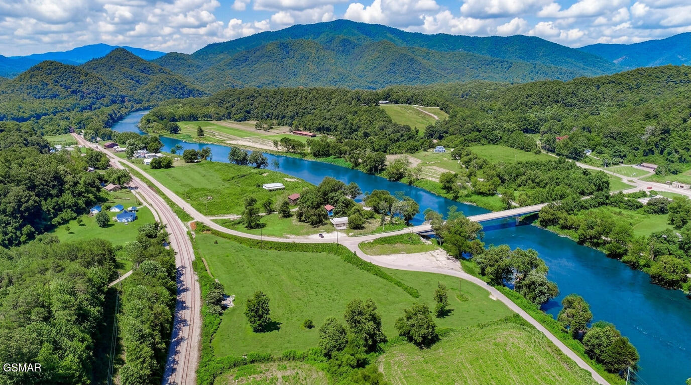 151 S Highway 107 Del Rio TN 37727