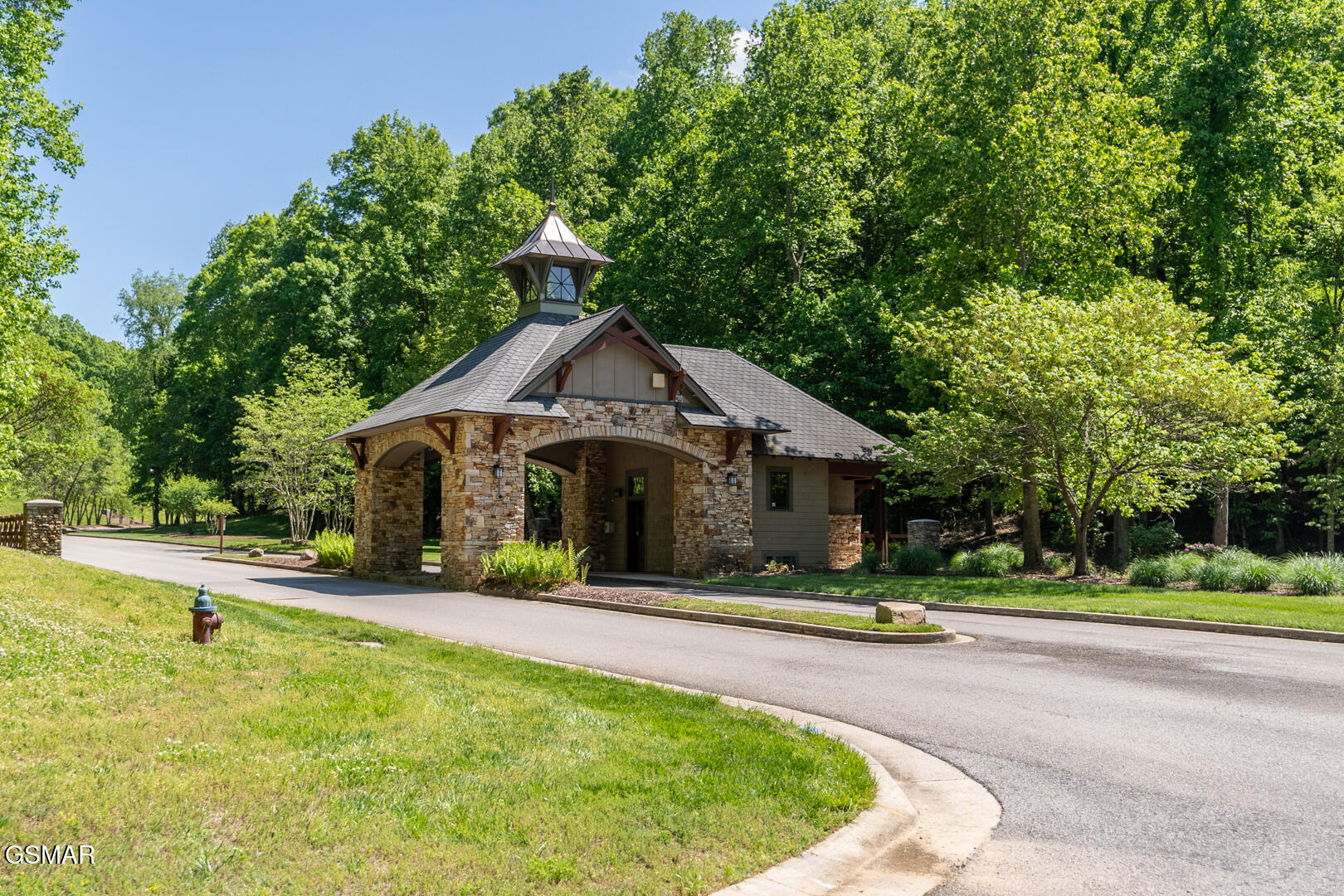 203 Flip Flop Way Loudon TN 37774