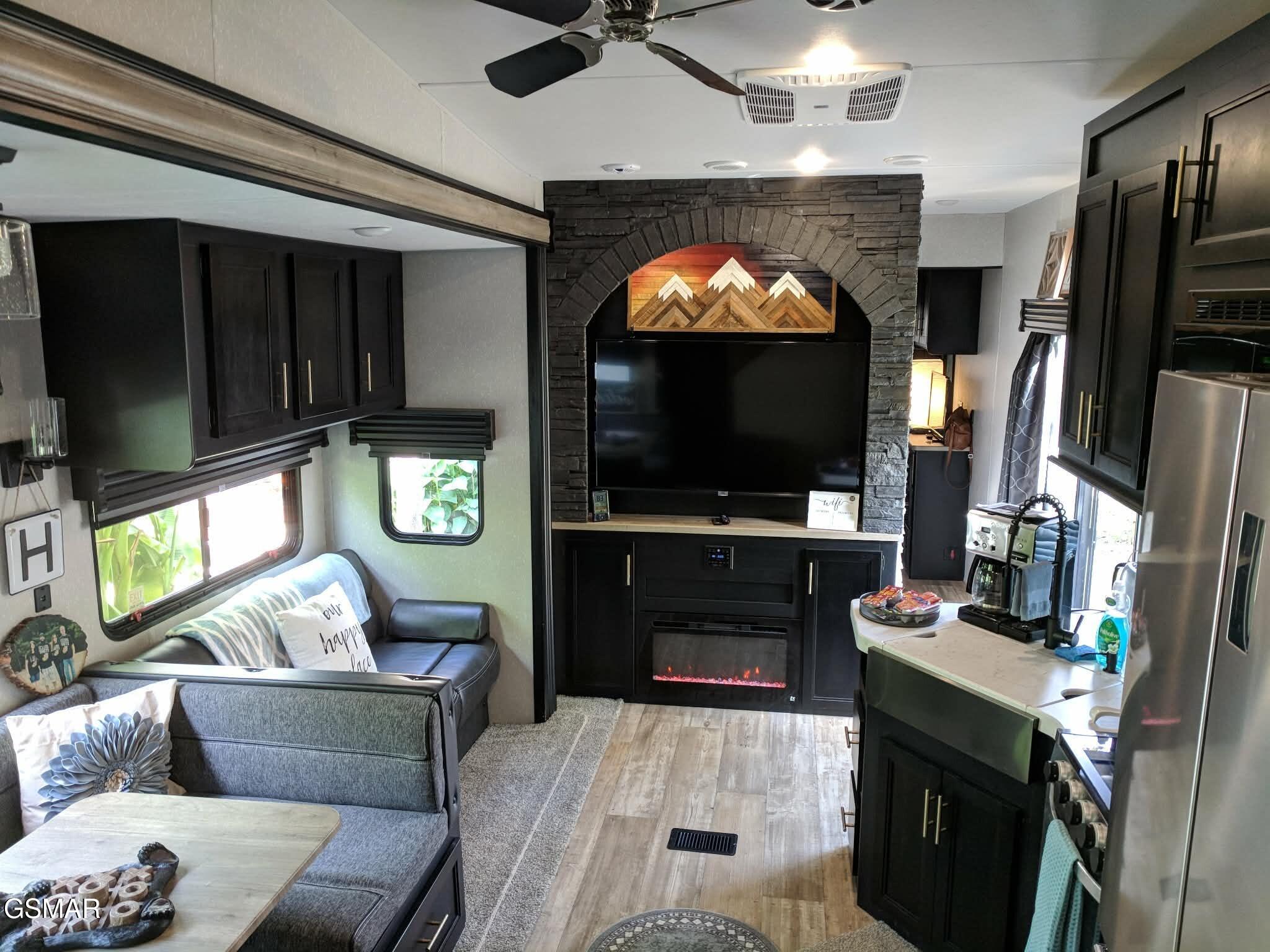 4229 E Parkway #223 Gatlinburg TN 37738