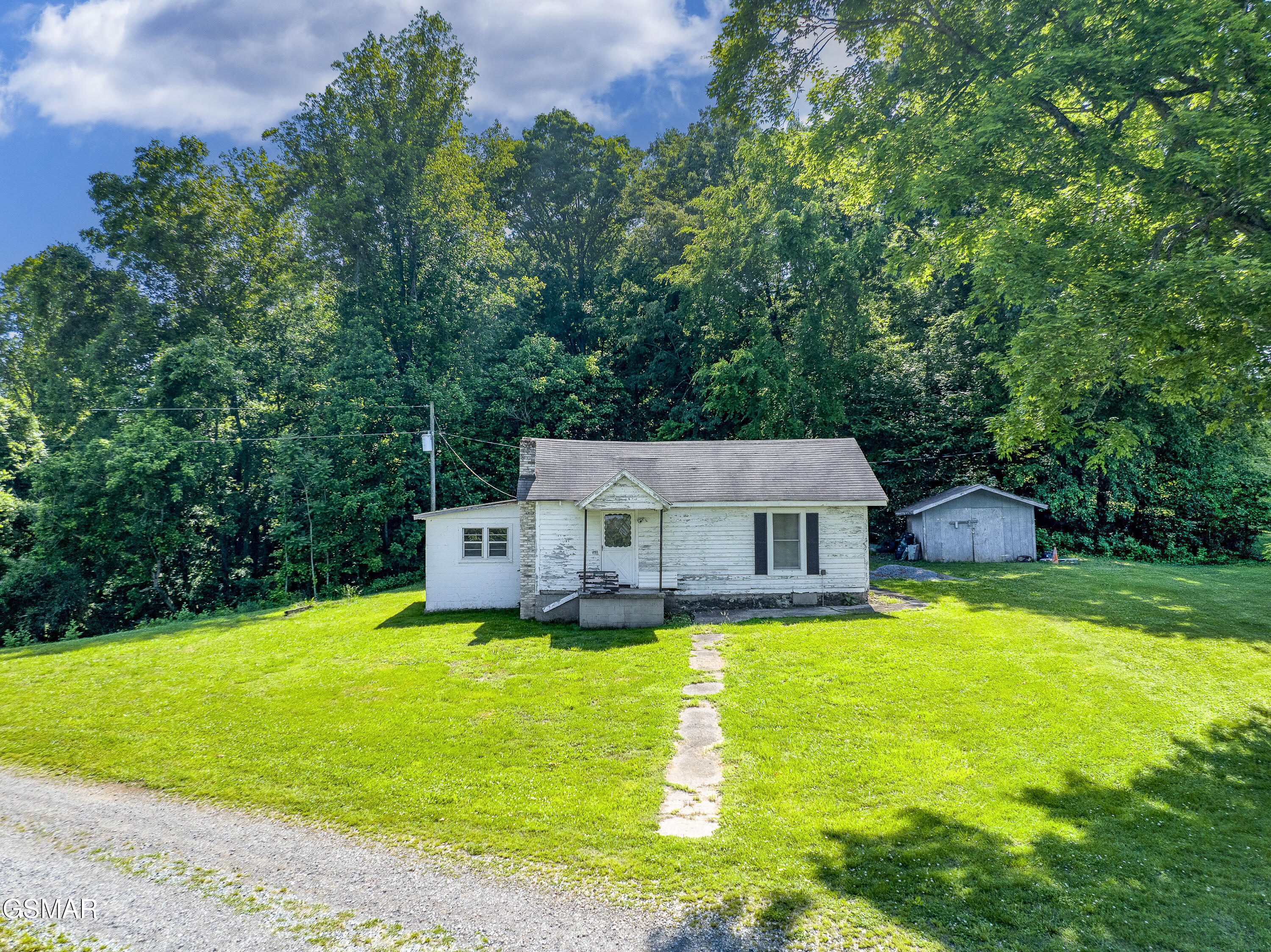 3744 Leadvale Road White Pine TN 37890