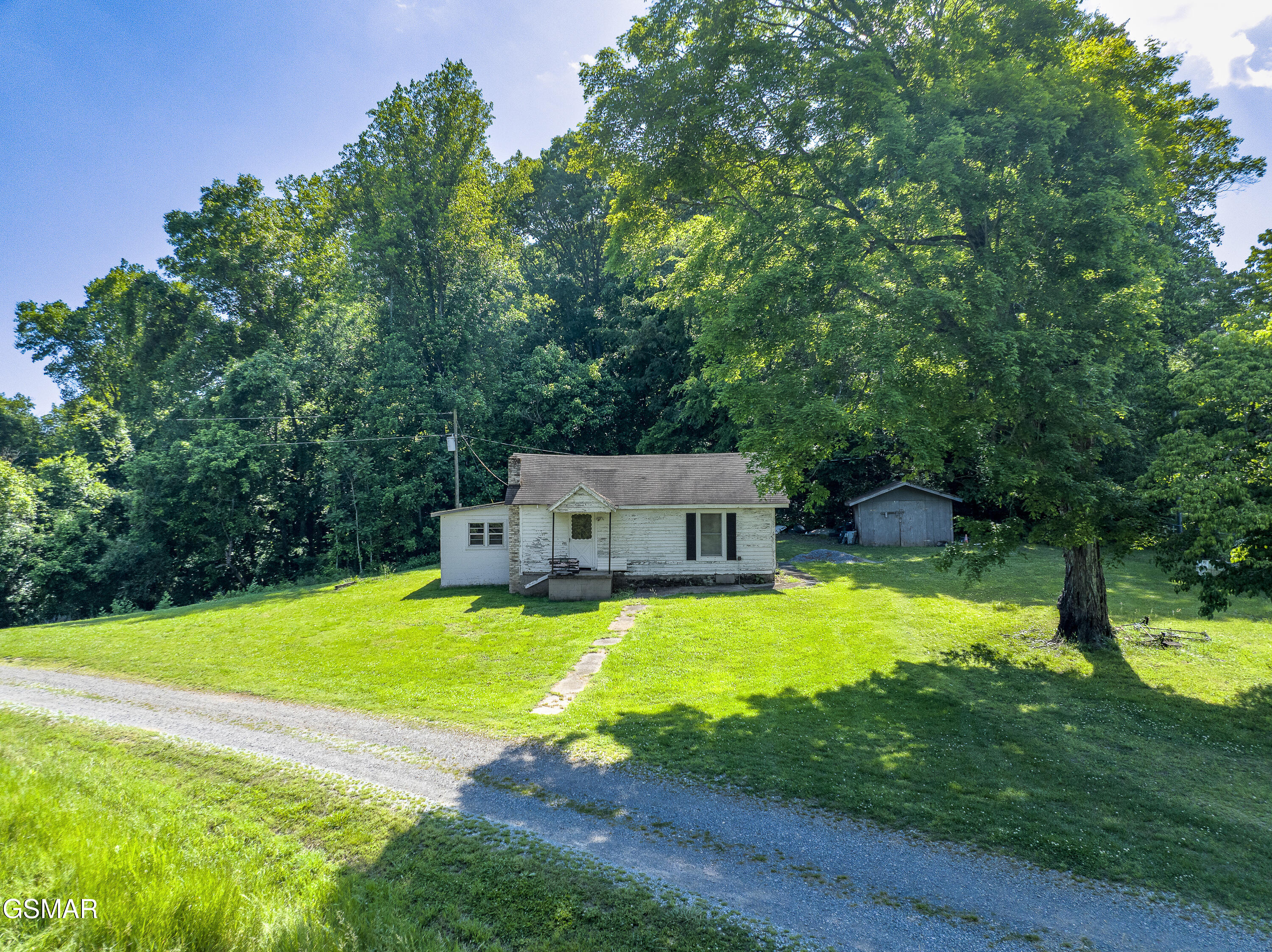 3744 Leadvale Road White Pine TN 37890