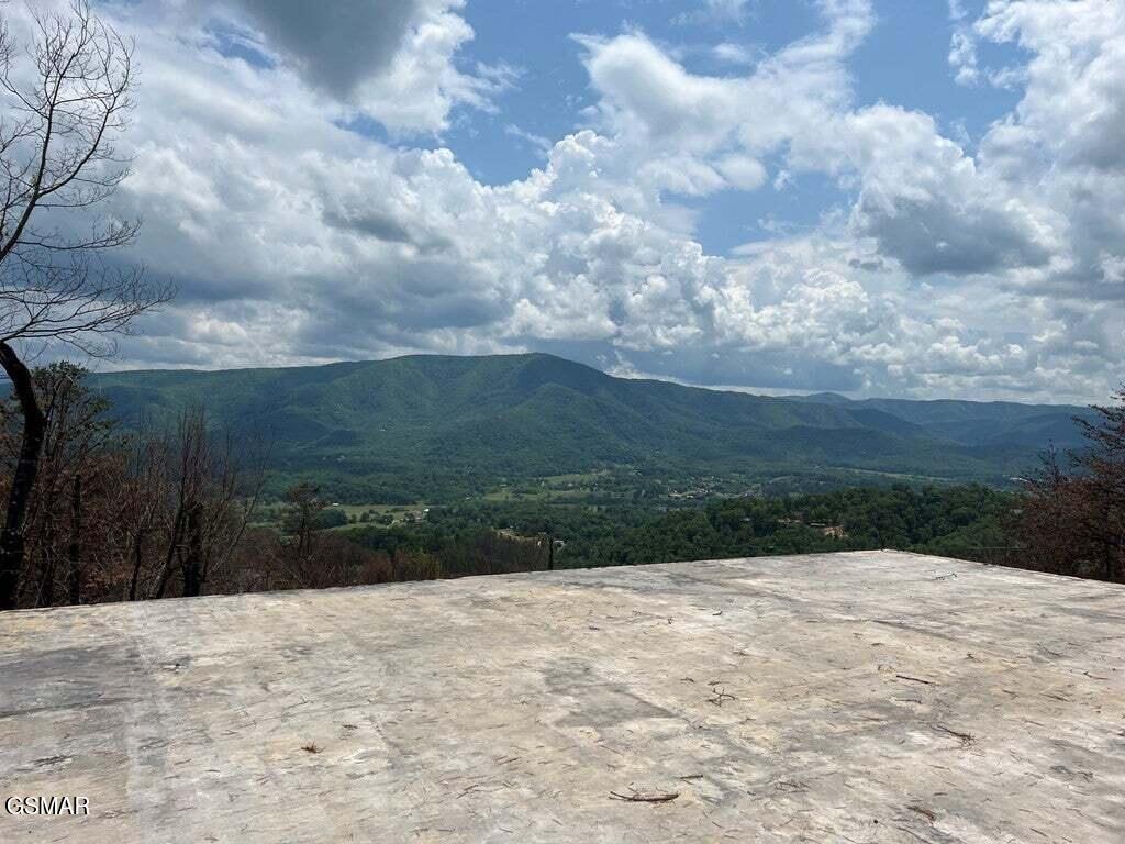 2518 Hatcher Mtn Road Sevierville TN 37862