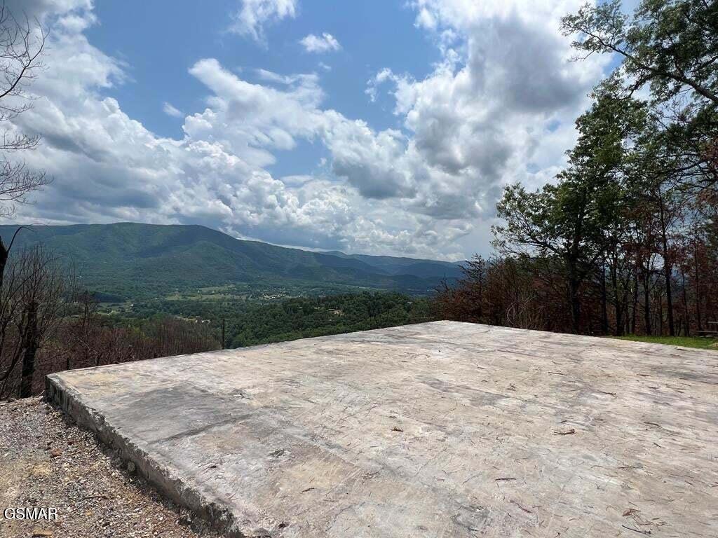 2518 Hatcher Mtn Road Sevierville TN 37862