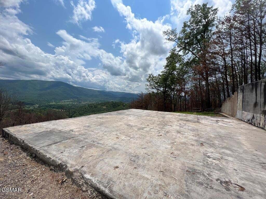 2518 Hatcher Mtn Road Sevierville TN 37862