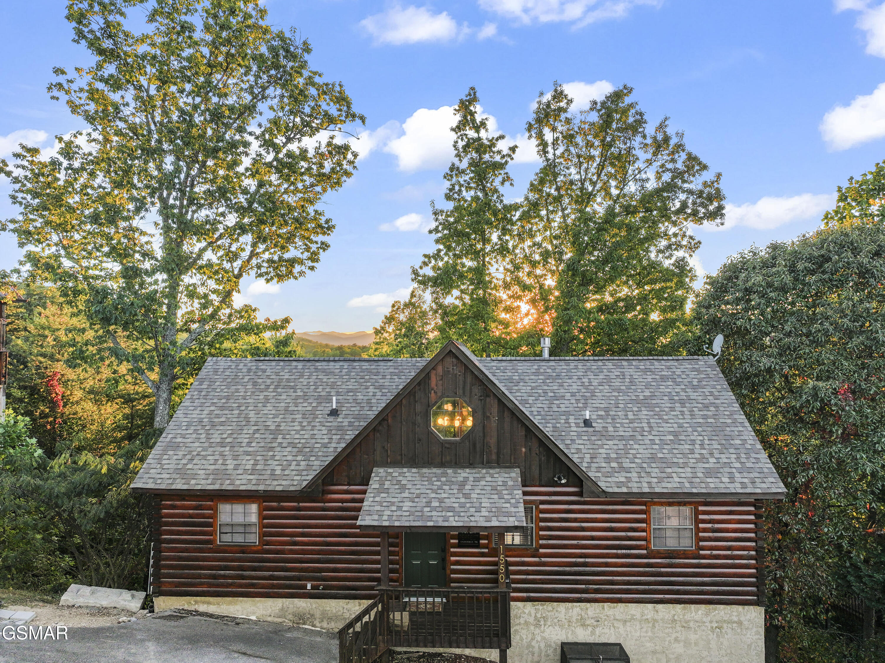 1550 Bears Den Way Sevierville TN 37876