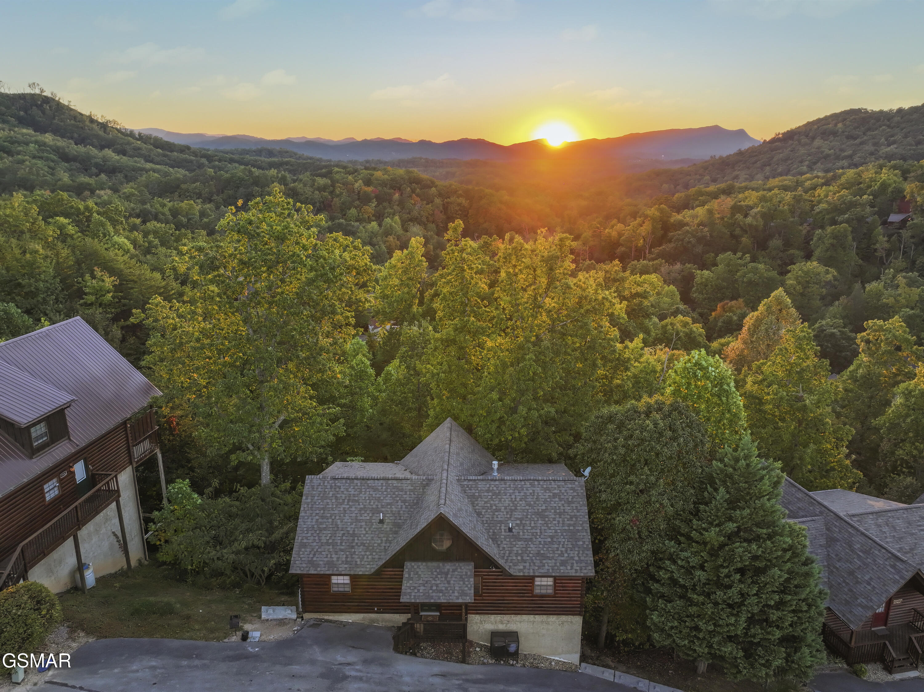1550 Bears Den Way Sevierville TN 37876