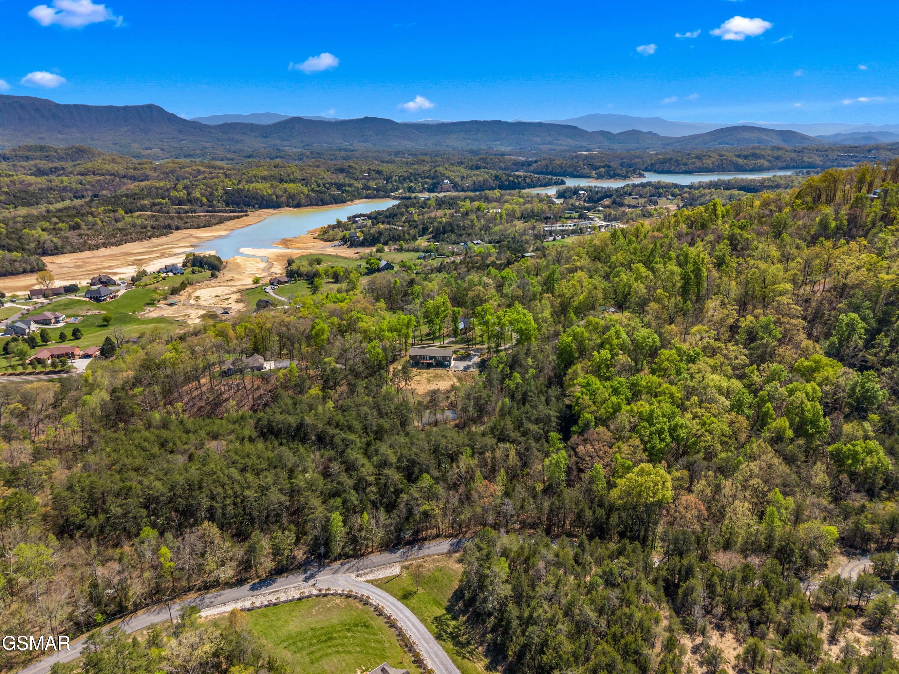 126 Deer Run Way Dandridge TN 37725