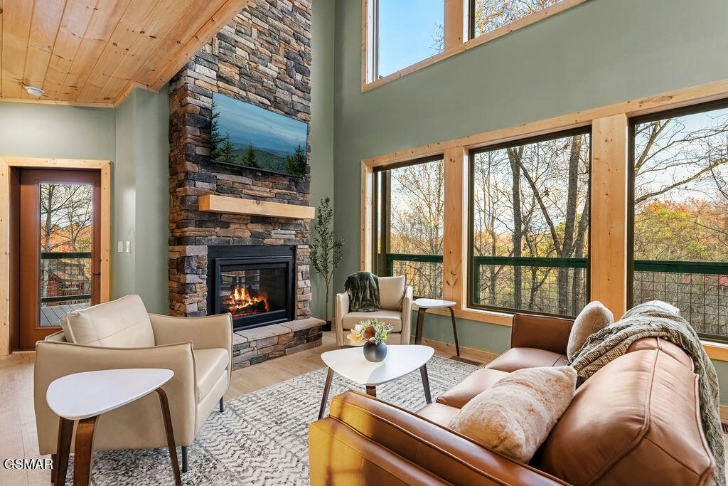 1857 Beach Front Drive Sevierville TN 37876