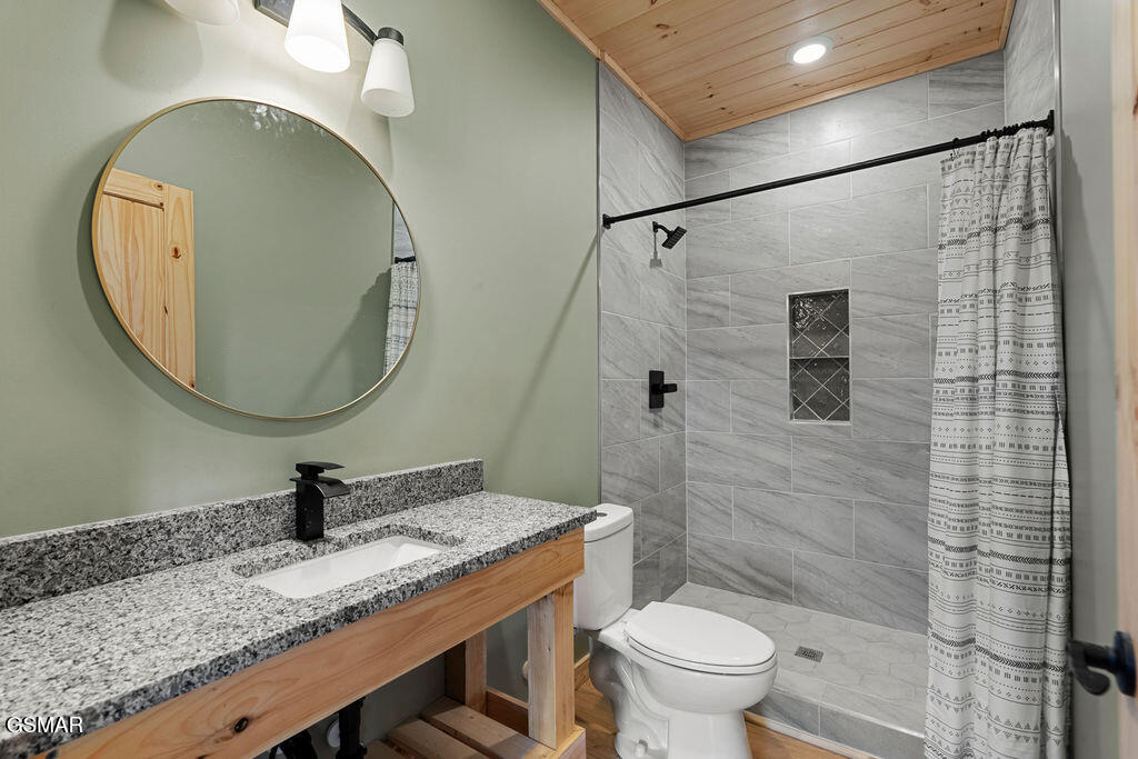 1857 Beach Front Drive Sevierville TN 37876