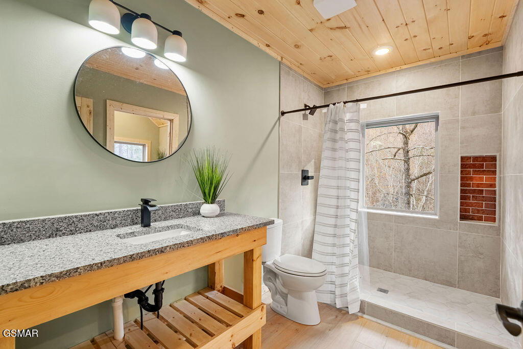 1857 Beach Front Drive Sevierville TN 37876