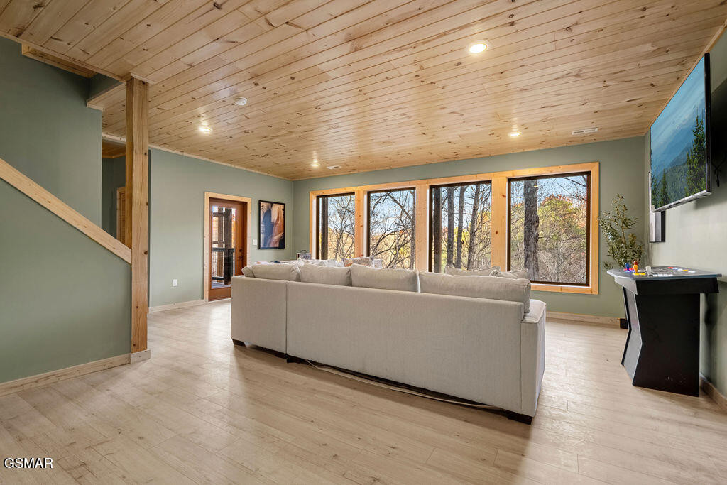 1857 Beach Front Drive Sevierville TN 37876