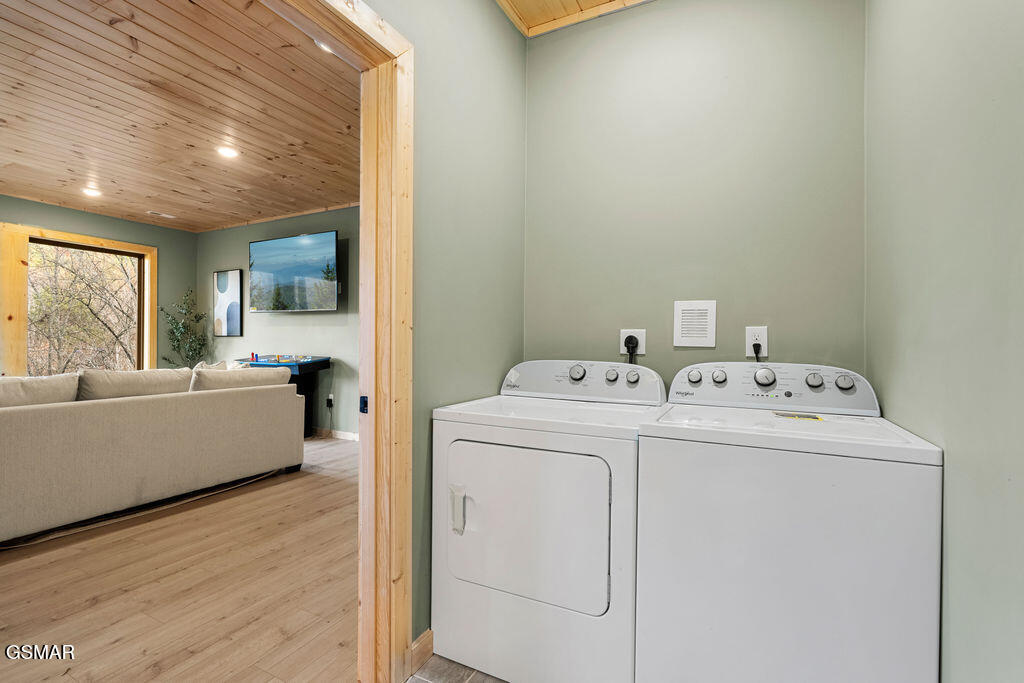 1857 Beach Front Drive Sevierville TN 37876