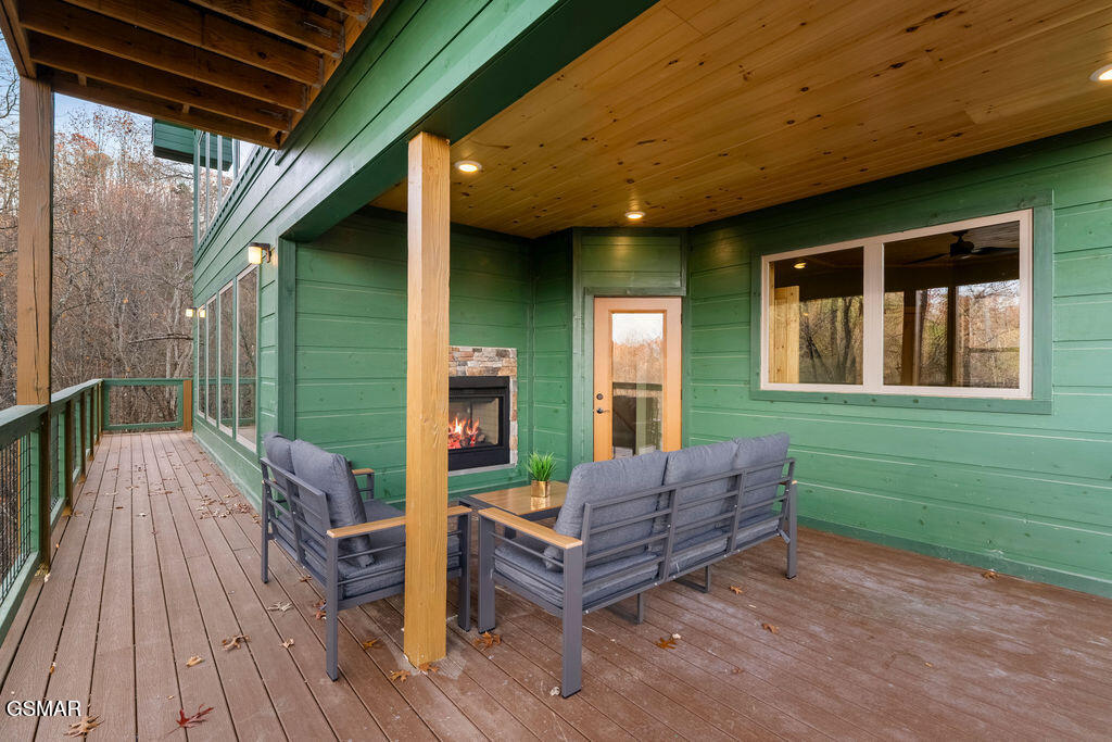 1857 Beach Front Drive Sevierville TN 37876