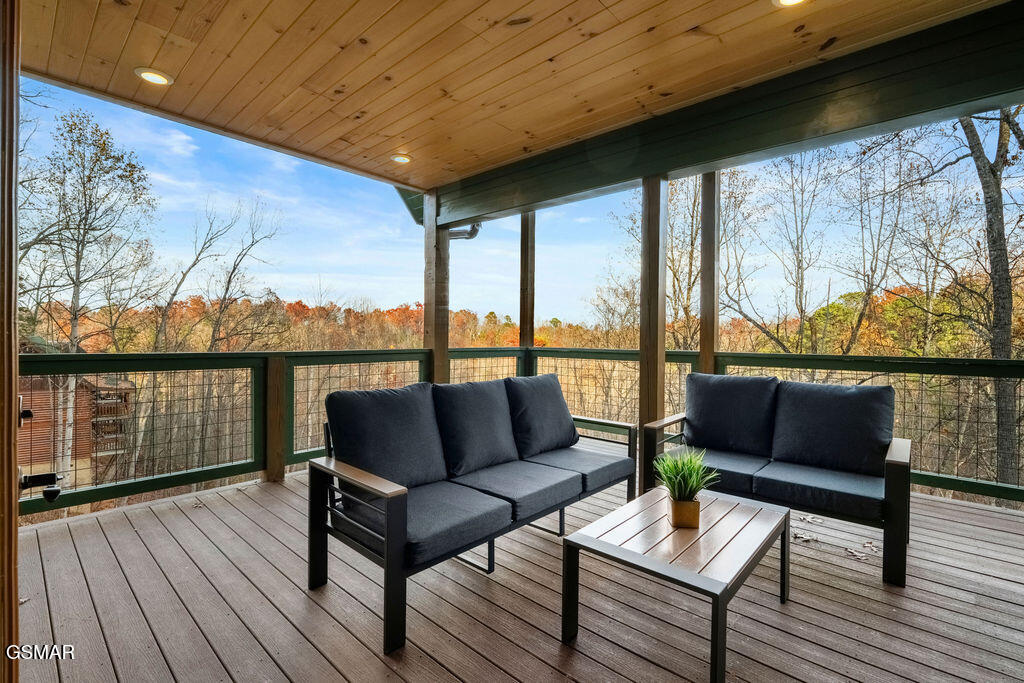 1857 Beach Front Drive Sevierville TN 37876