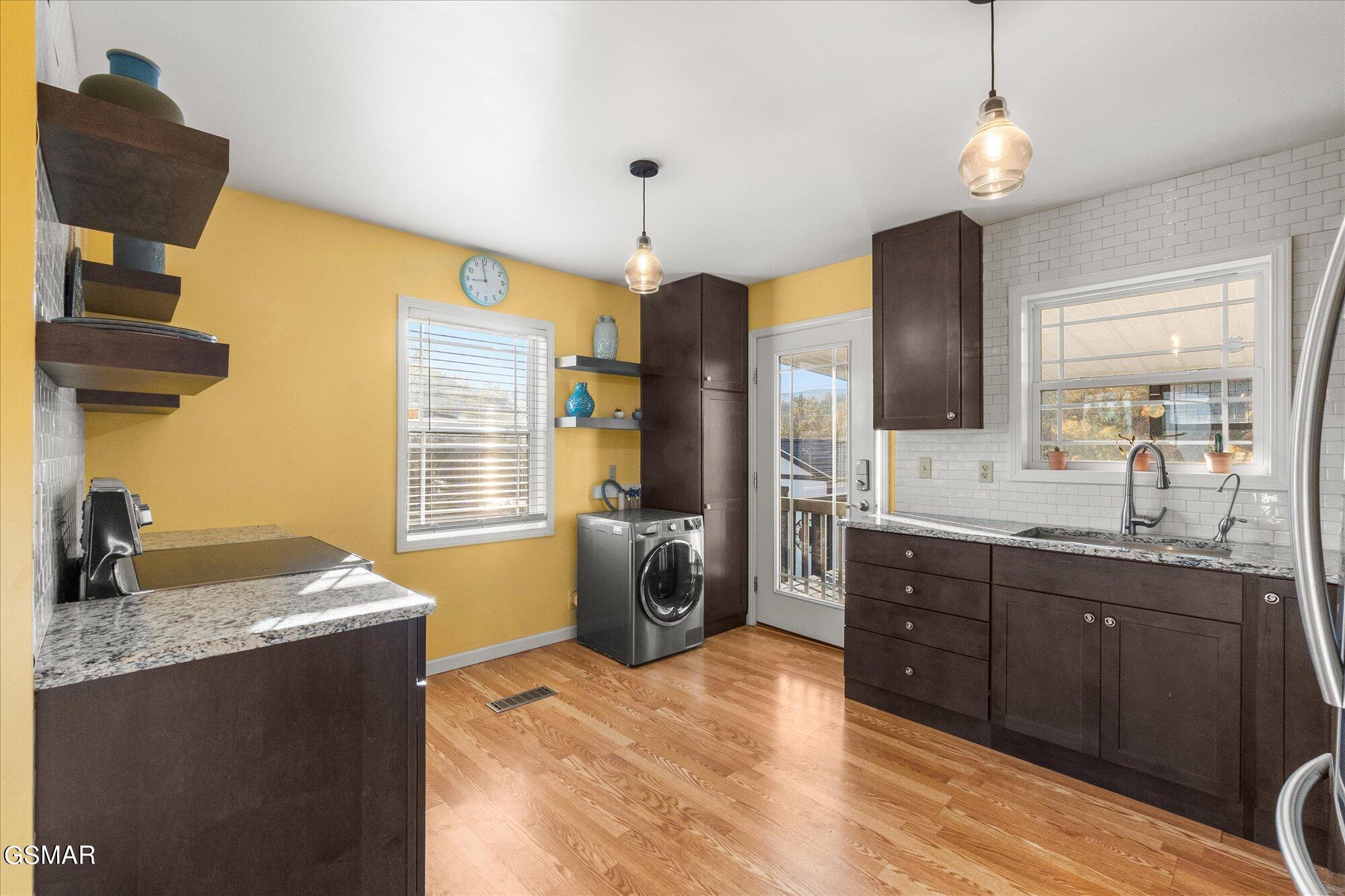 2504 Valley View Road Dandridge TN 37725