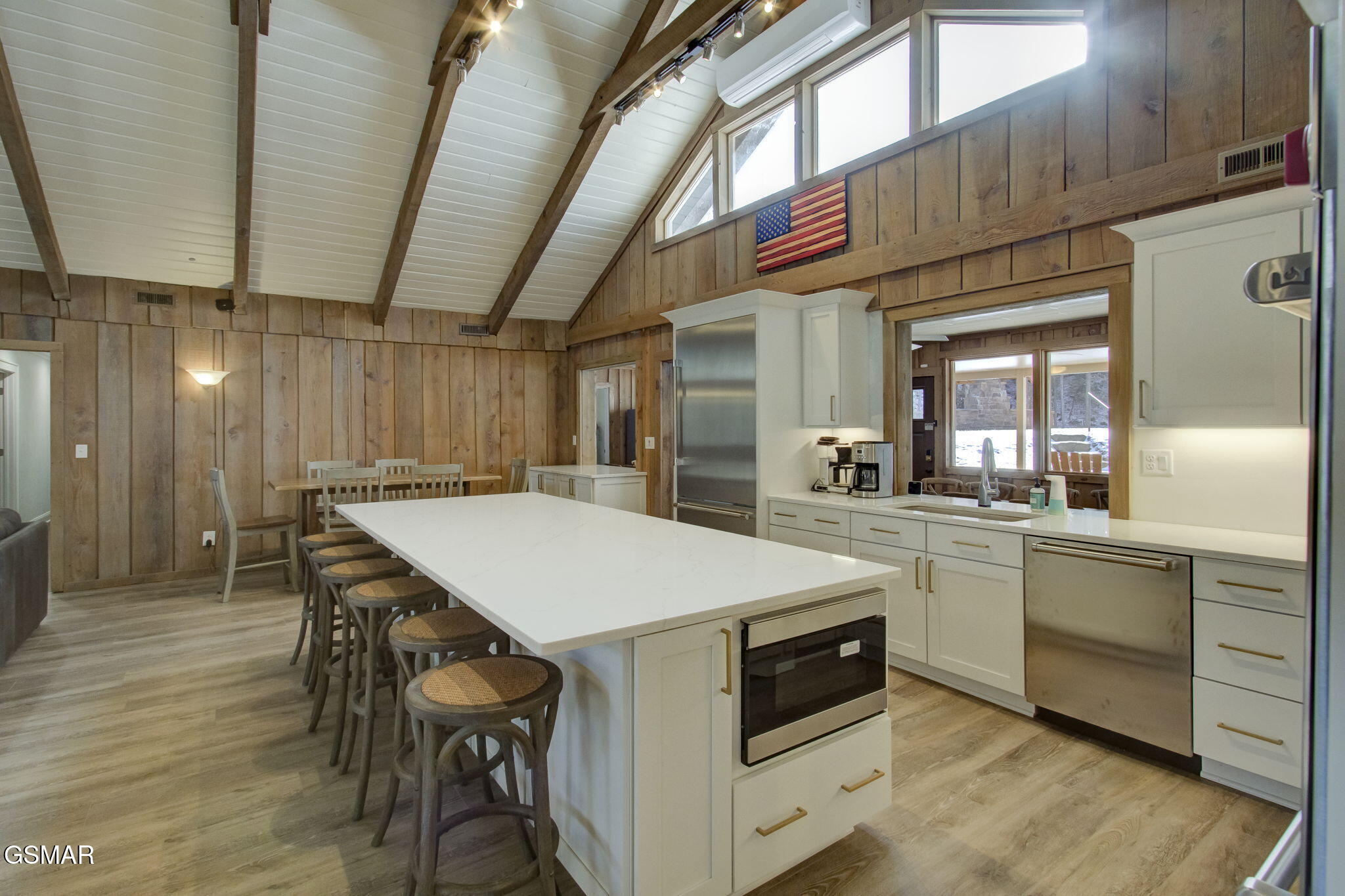 2050 E Millers Cove Road Walland TN 37886