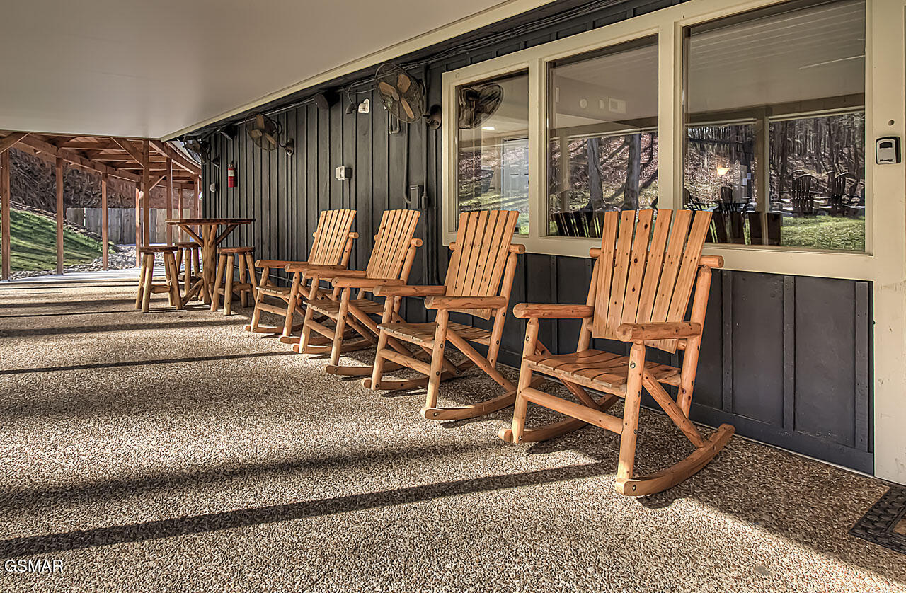 2050 E Millers Cove Road Walland TN 37886