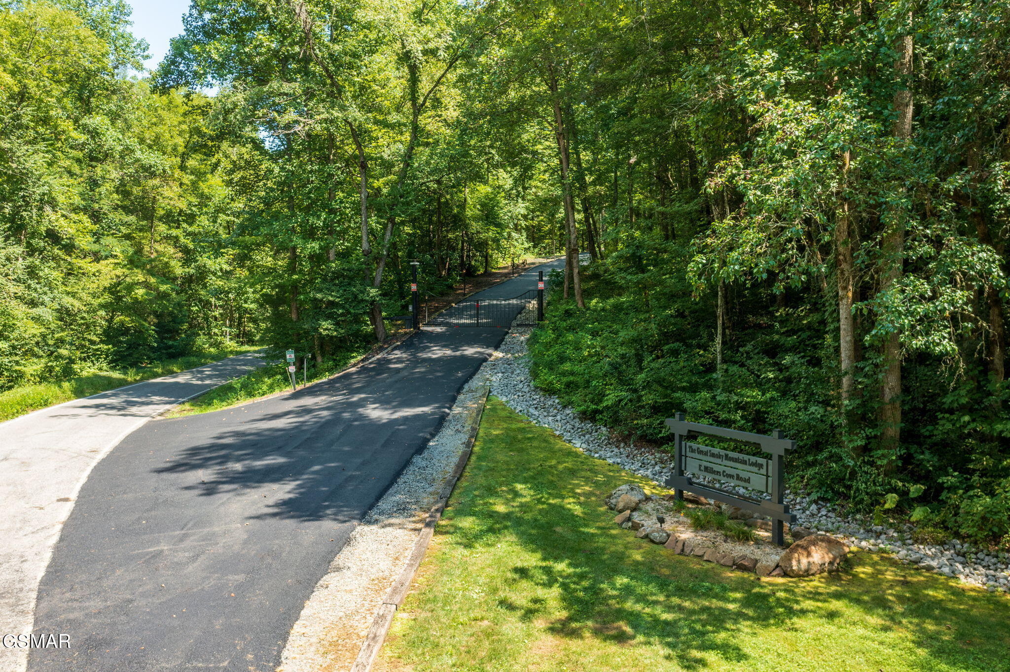 2050 E Millers Cove Road Walland TN 37886