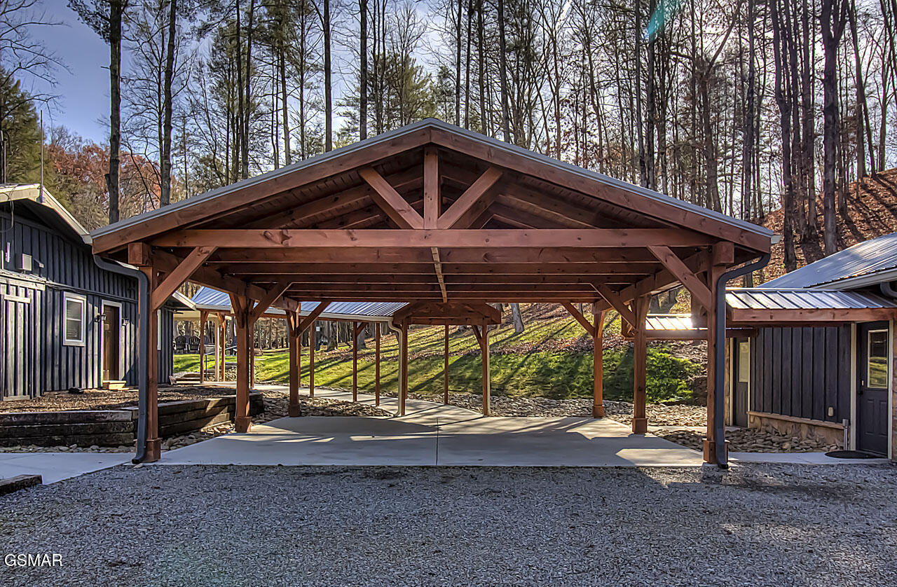 2050 E Millers Cove Road Walland TN 37886