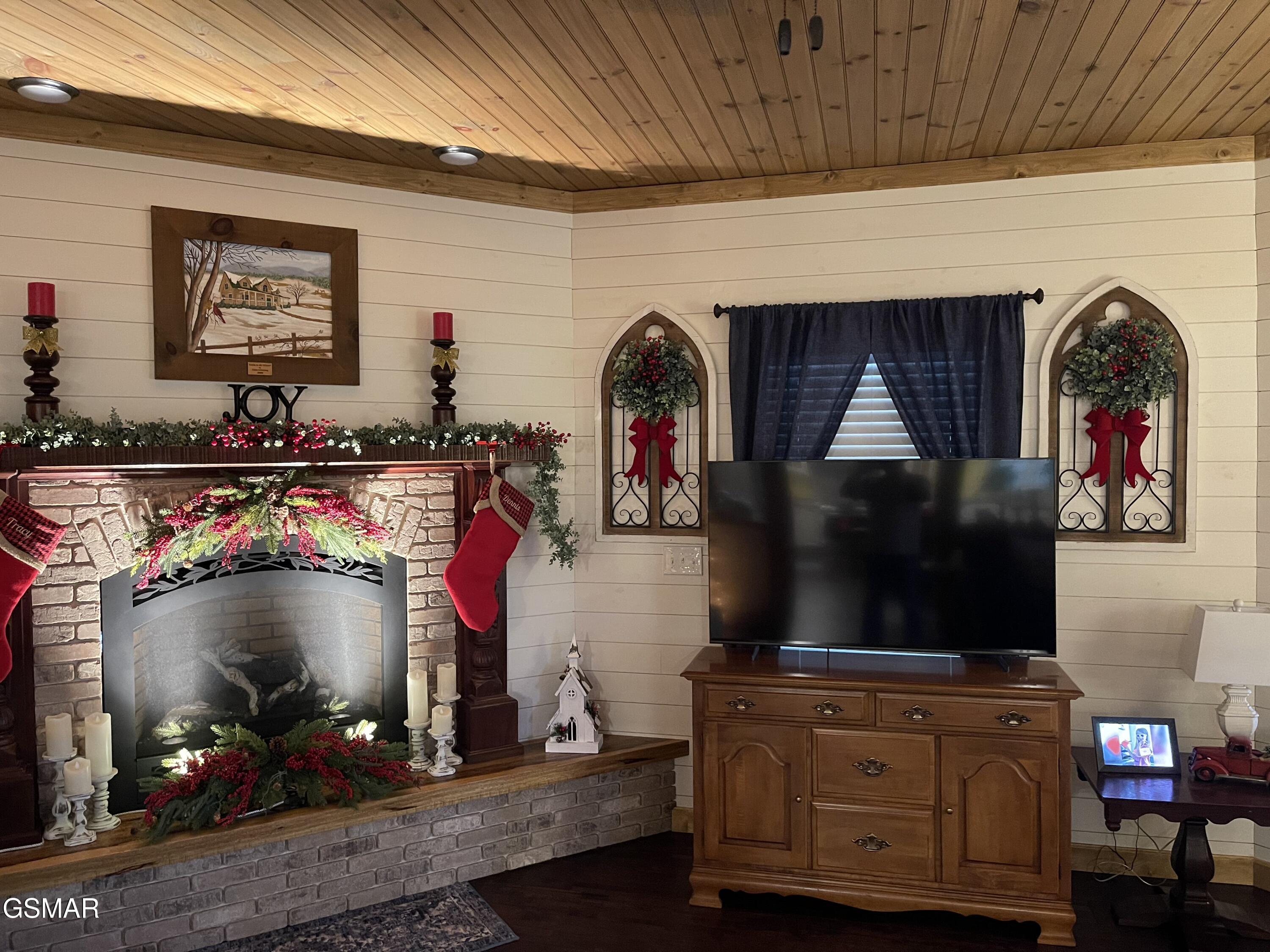 2750 Sulpher Springs Road Sevierville TN 37862