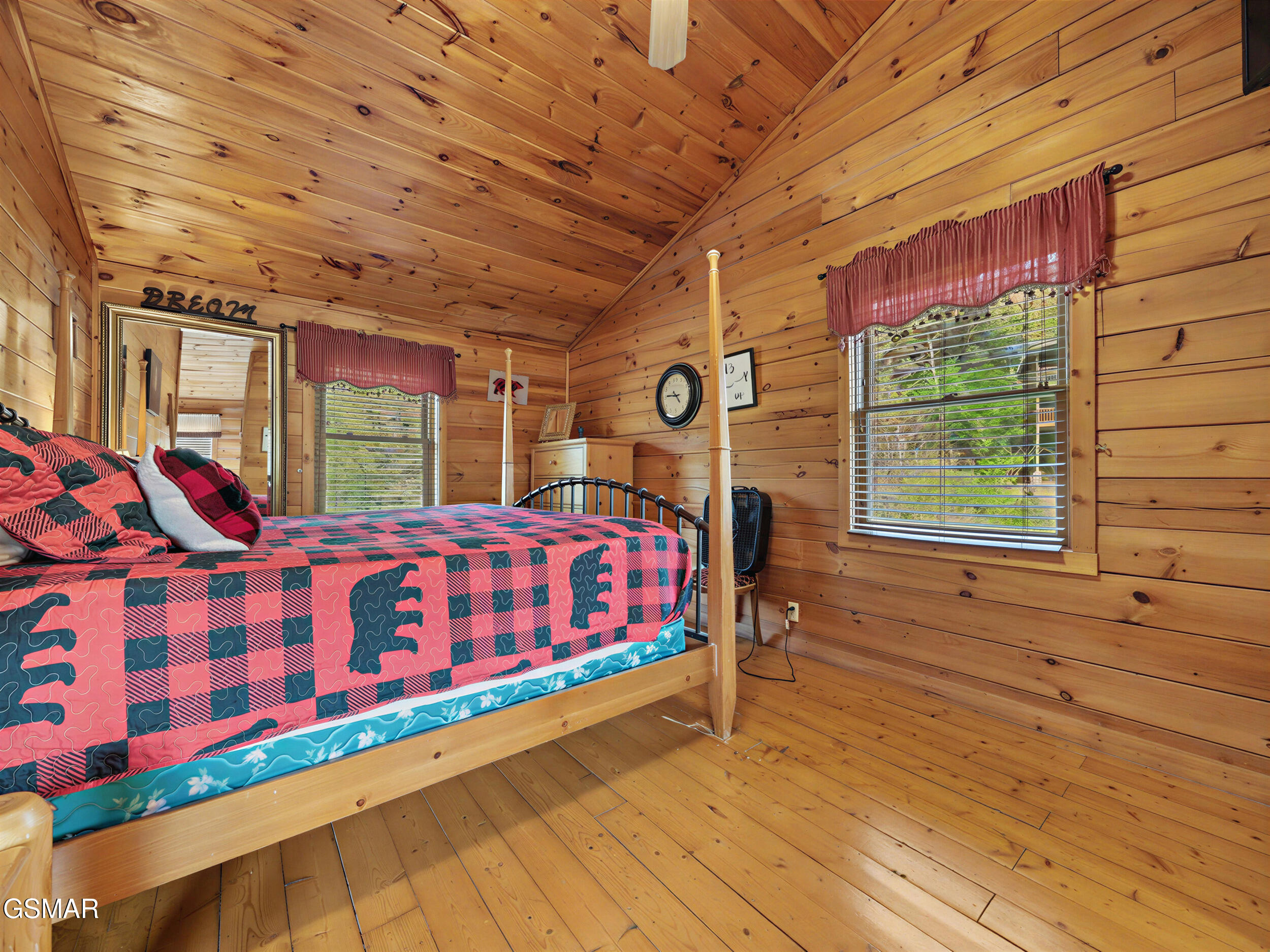 1984 E Mountain View Way Sevierville TN 37862