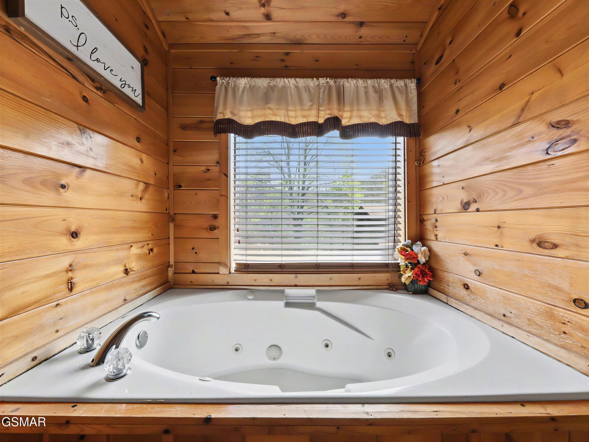 1984 E Mountain View Way Sevierville TN 37862