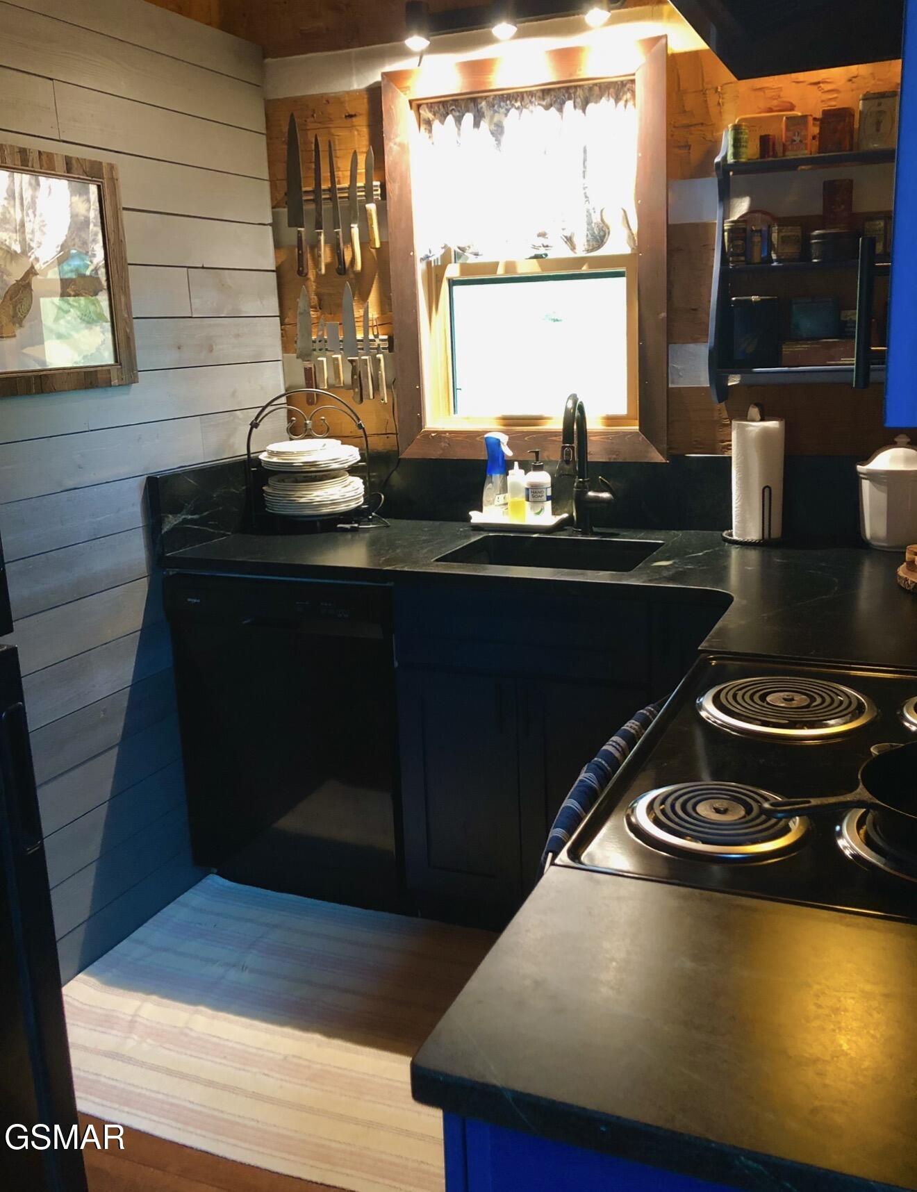 151 Flynn Road Walland TN 37886