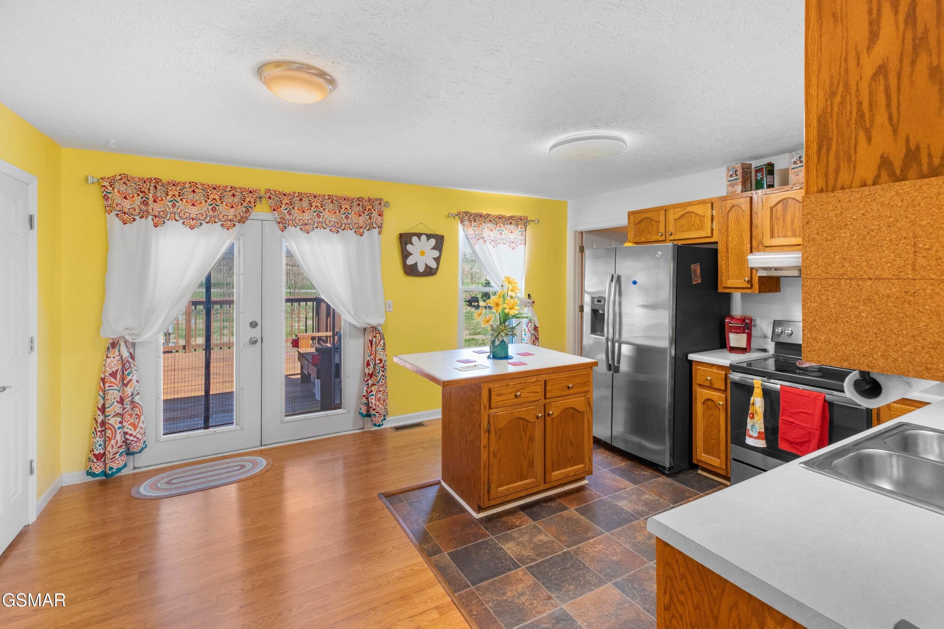 312 Economy Circle Dandridge TN 37725