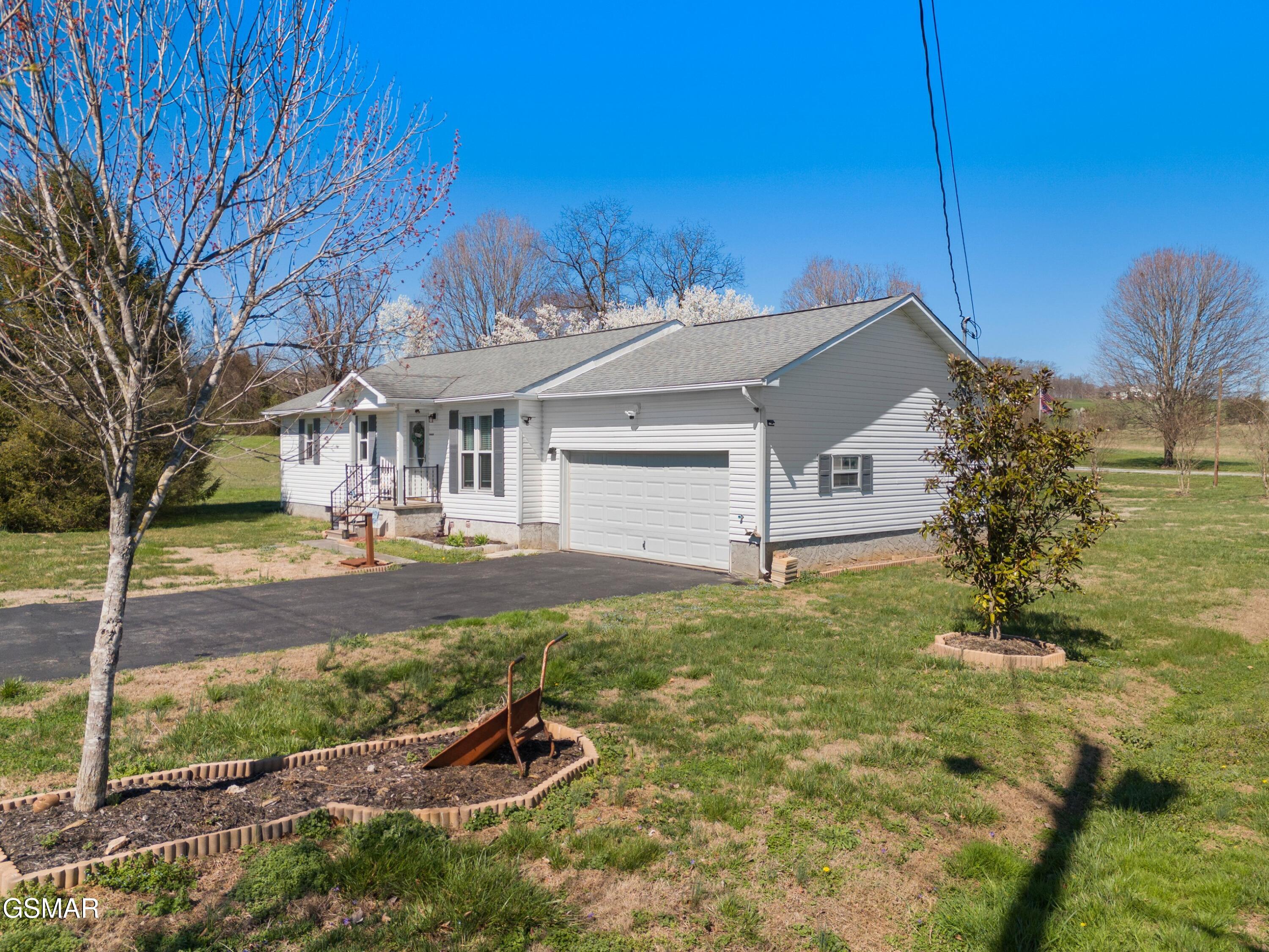 312 Economy Circle Dandridge TN 37725