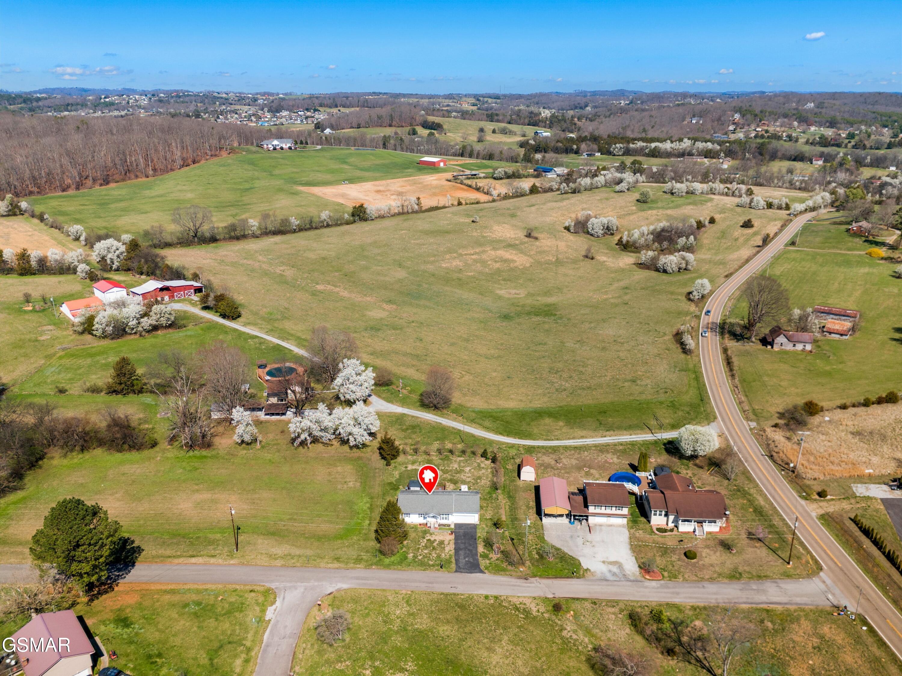 312 Economy Circle Dandridge TN 37725