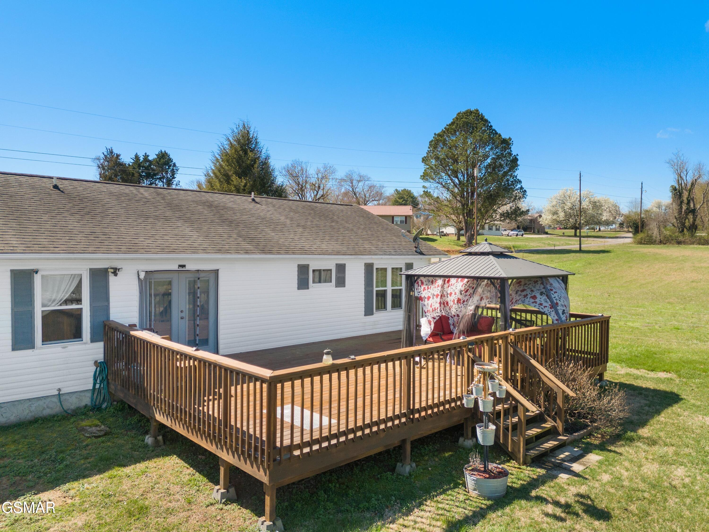 312 Economy Circle Dandridge TN 37725