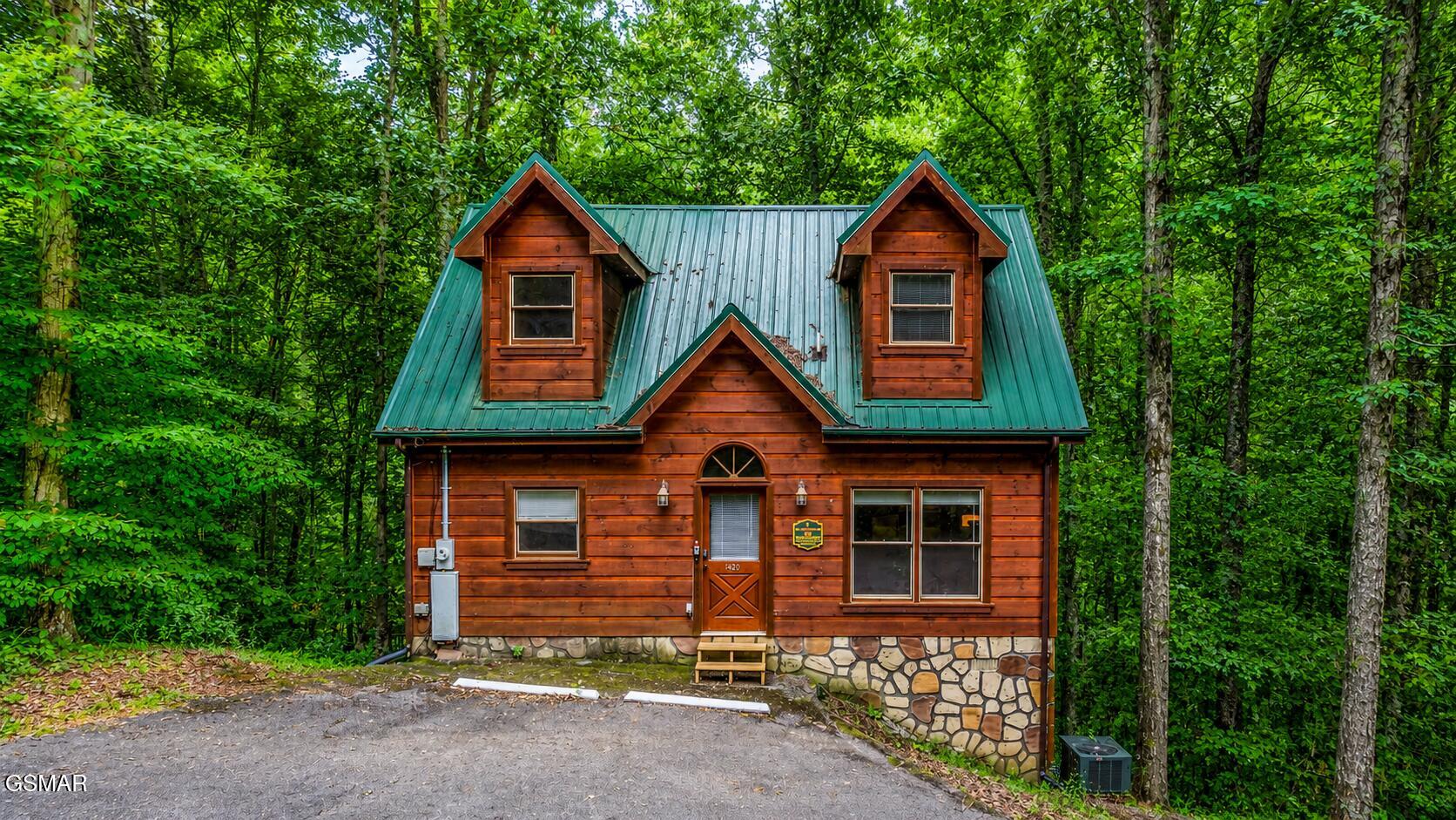 1420 Silver Poplar Lane Sevierville TN 37876