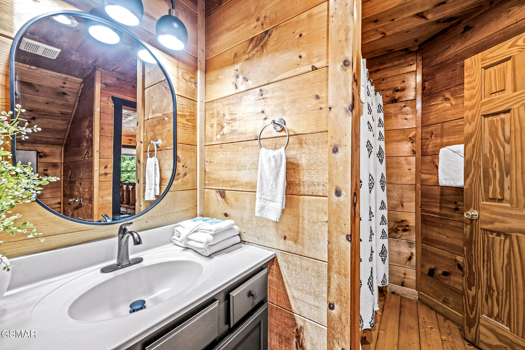 1420 Silver Poplar Lane Sevierville TN 37876