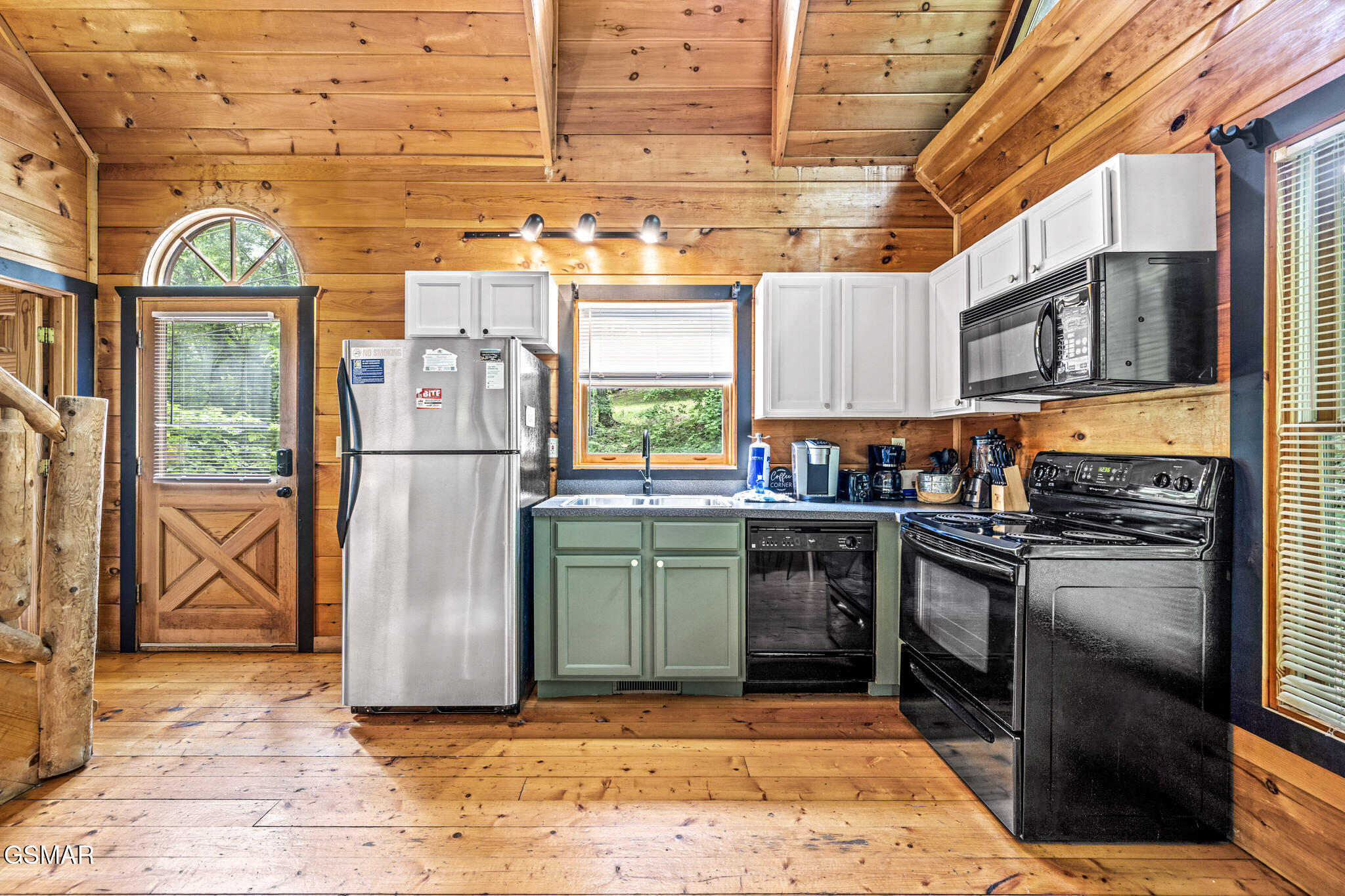 1420 Silver Poplar Lane Sevierville TN 37876