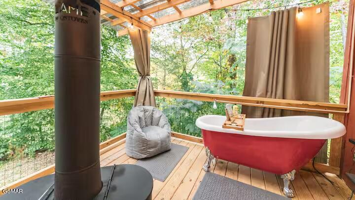 122 Quail Roost Drive Cosby TN 37722