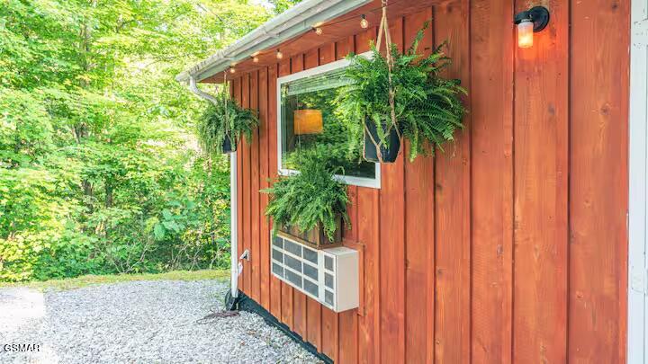 122 Quail Roost Drive Cosby TN 37722