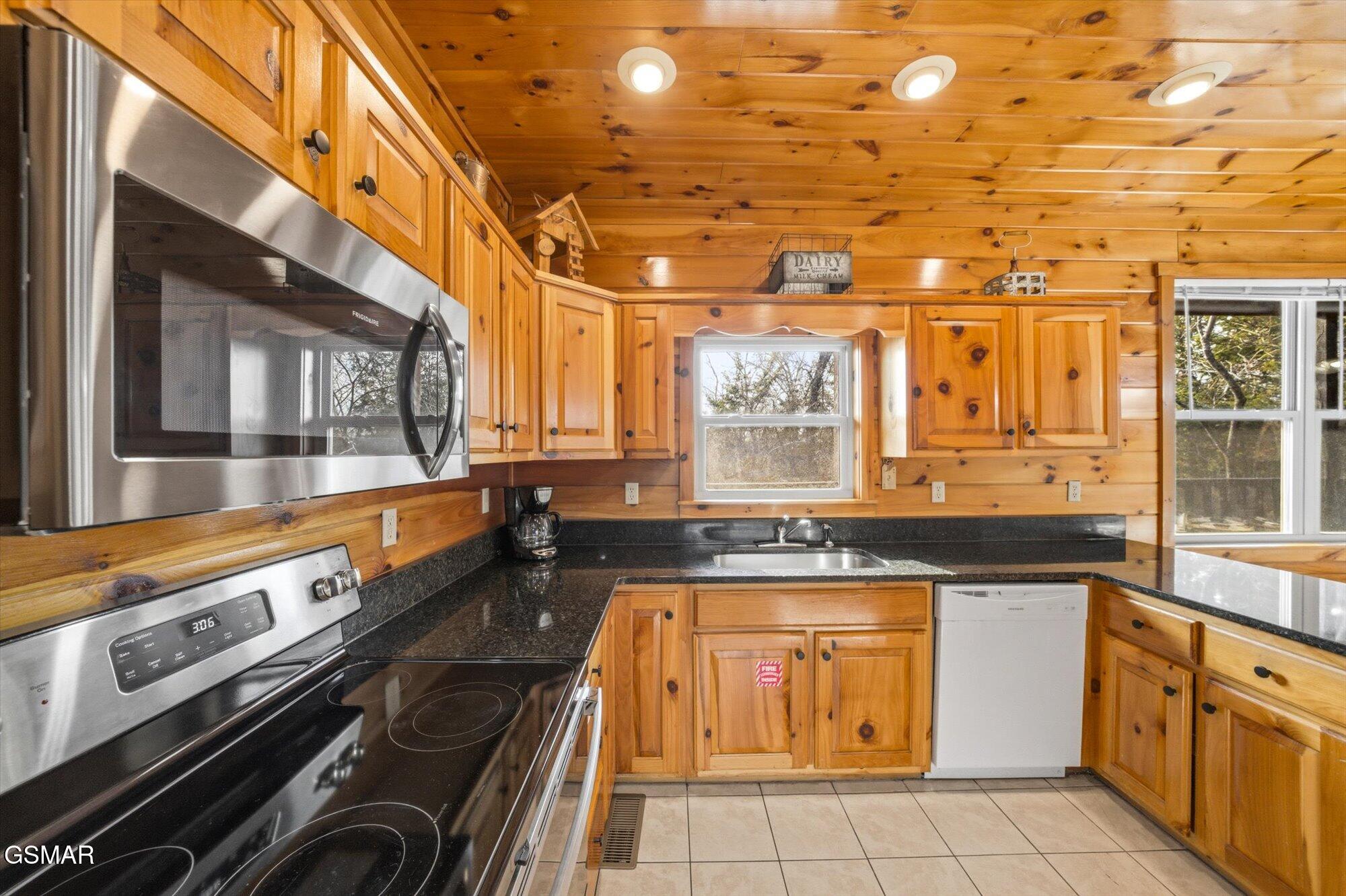 2016 Oakmont Drive Sevierville TN 37876