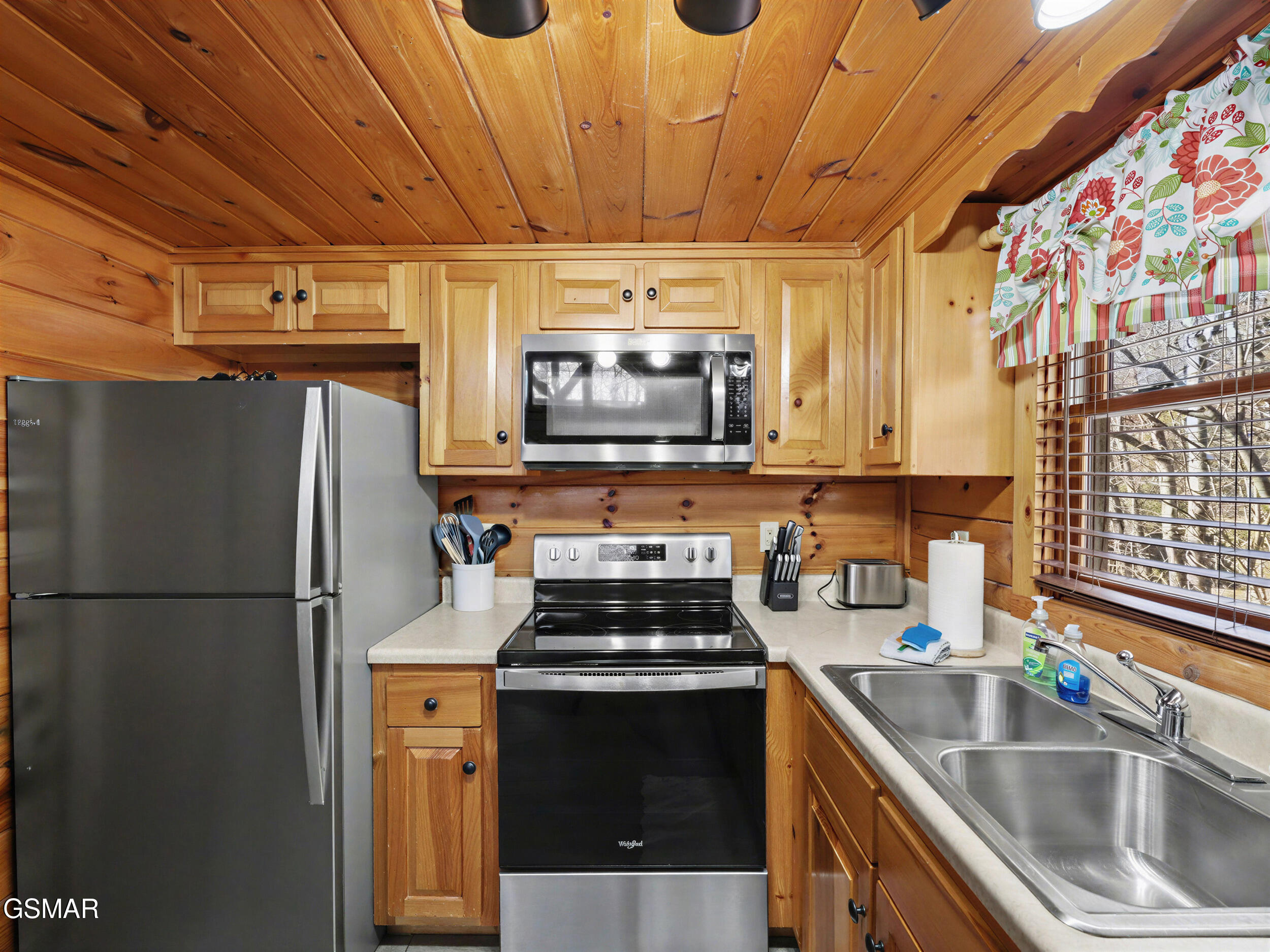 952 Iron Mountain Road Pigeon Forge TN 37863