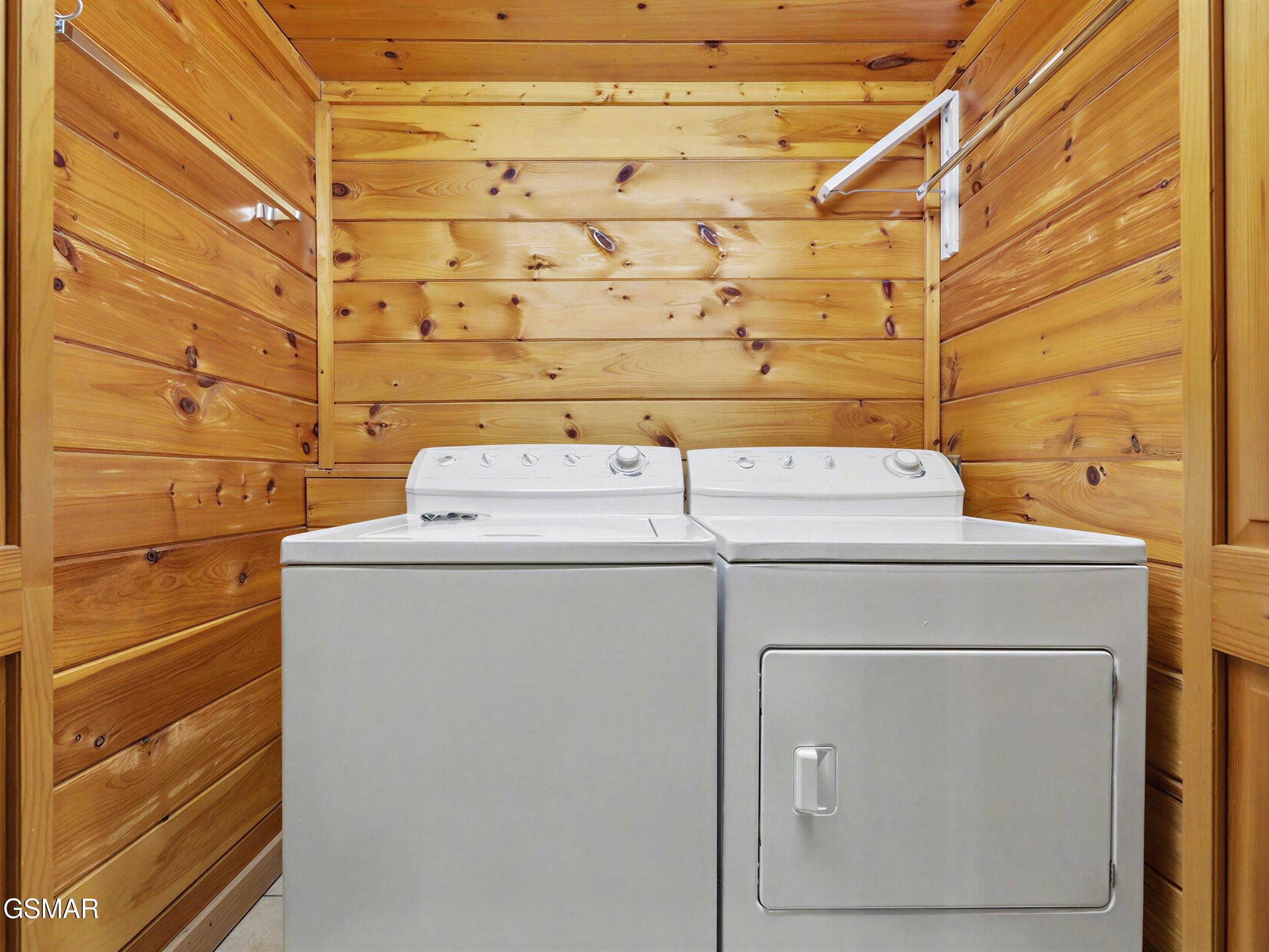 952 Iron Mountain Road Pigeon Forge TN 37863