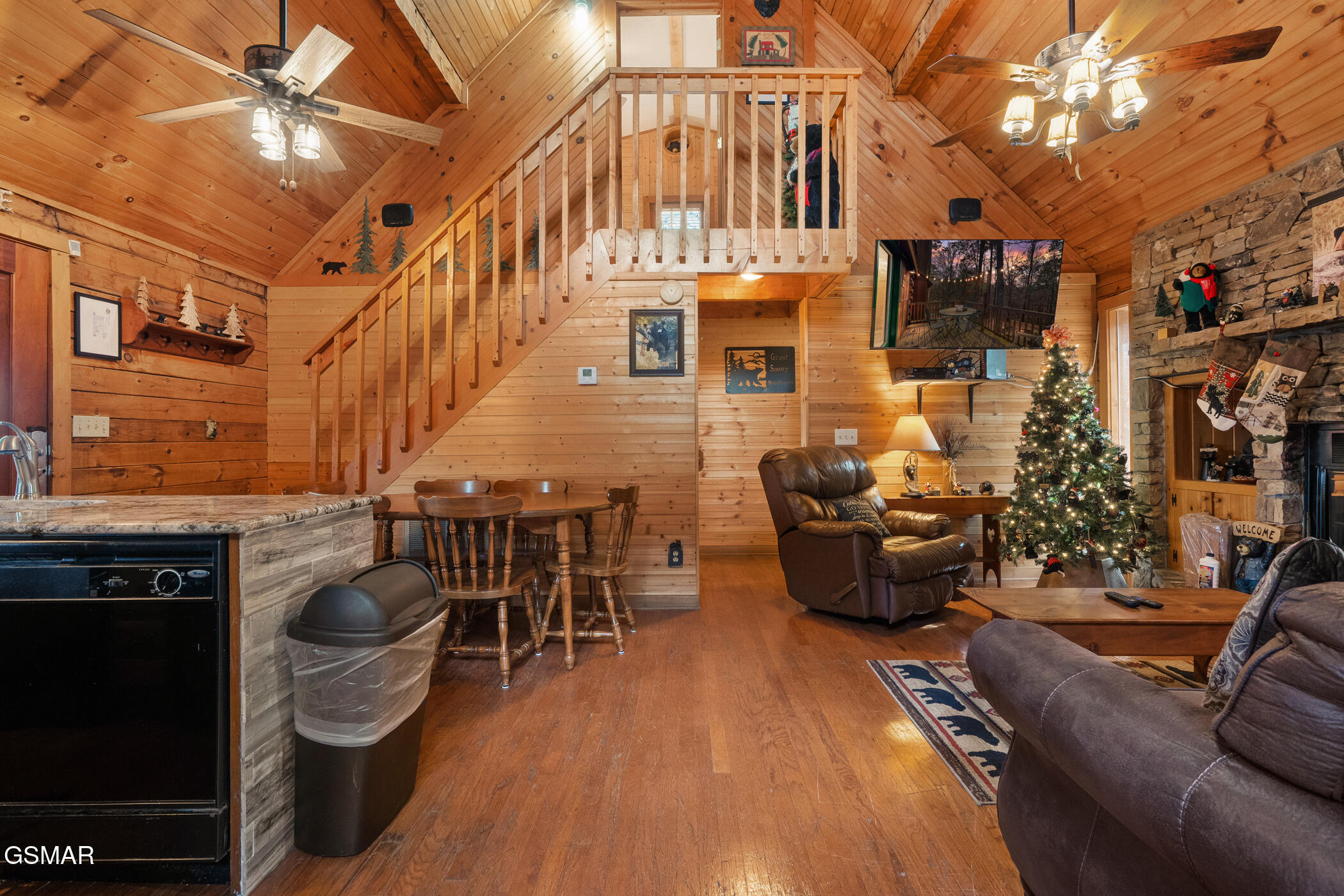 1518 Ridgecrest Drive Sevierville TN 37876