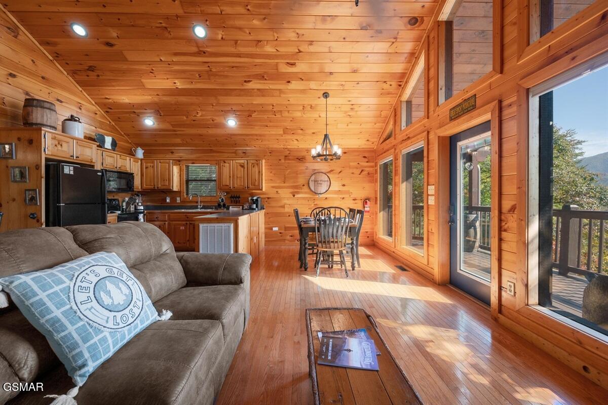 4235 Round Top Way Sevierville TN 37862
