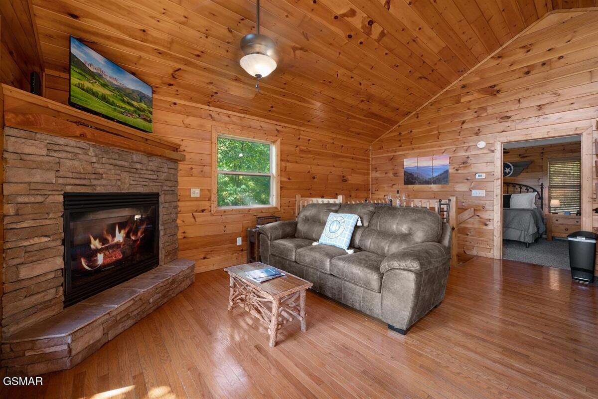 4235 Round Top Way Sevierville TN 37862
